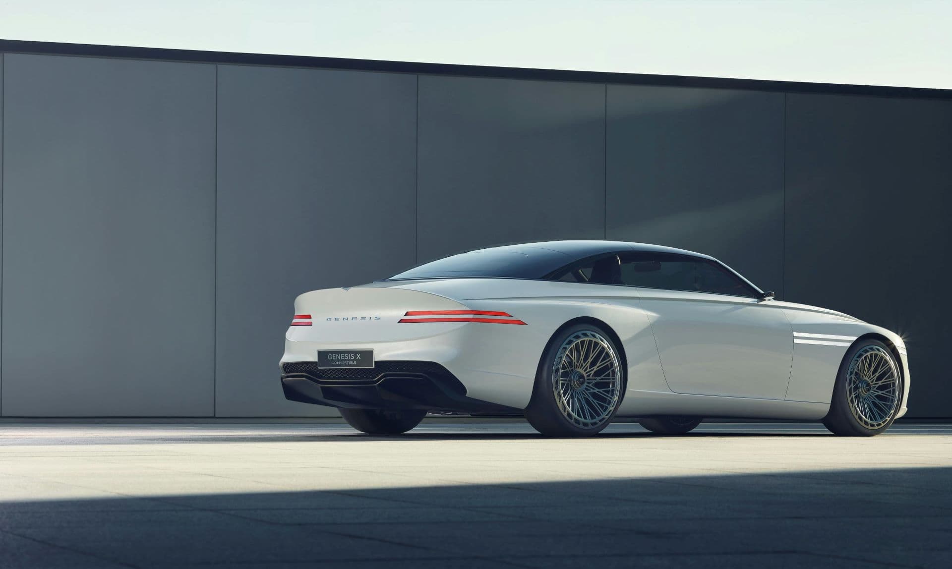 Grit Meets Glamour: Urban Edge in Luxury Car Marketing