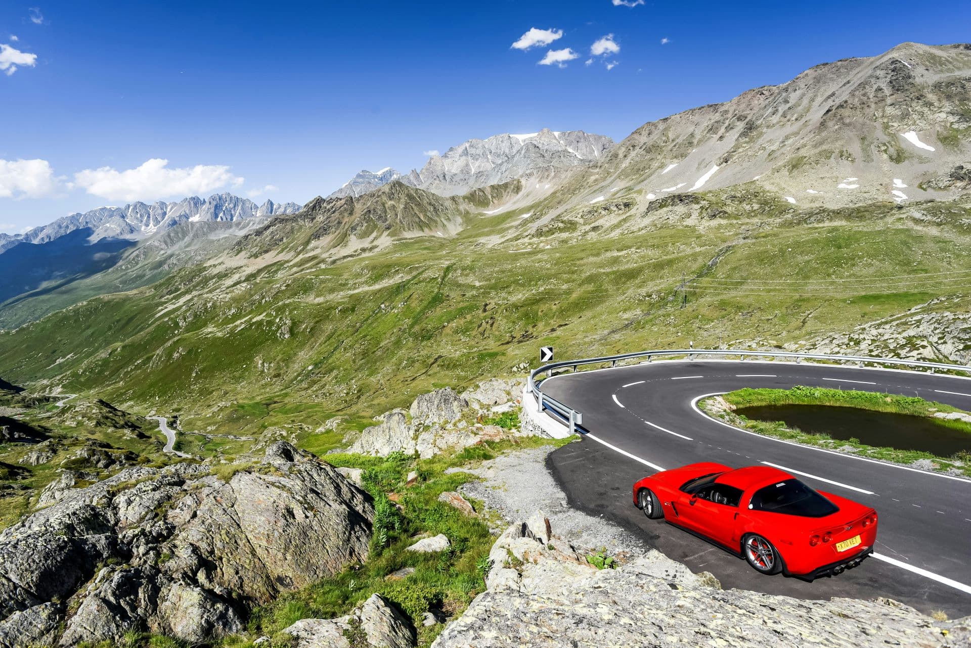 Automotive Marketing for Adventure Enthusiasts: Navigating the Off-Road Narrative
