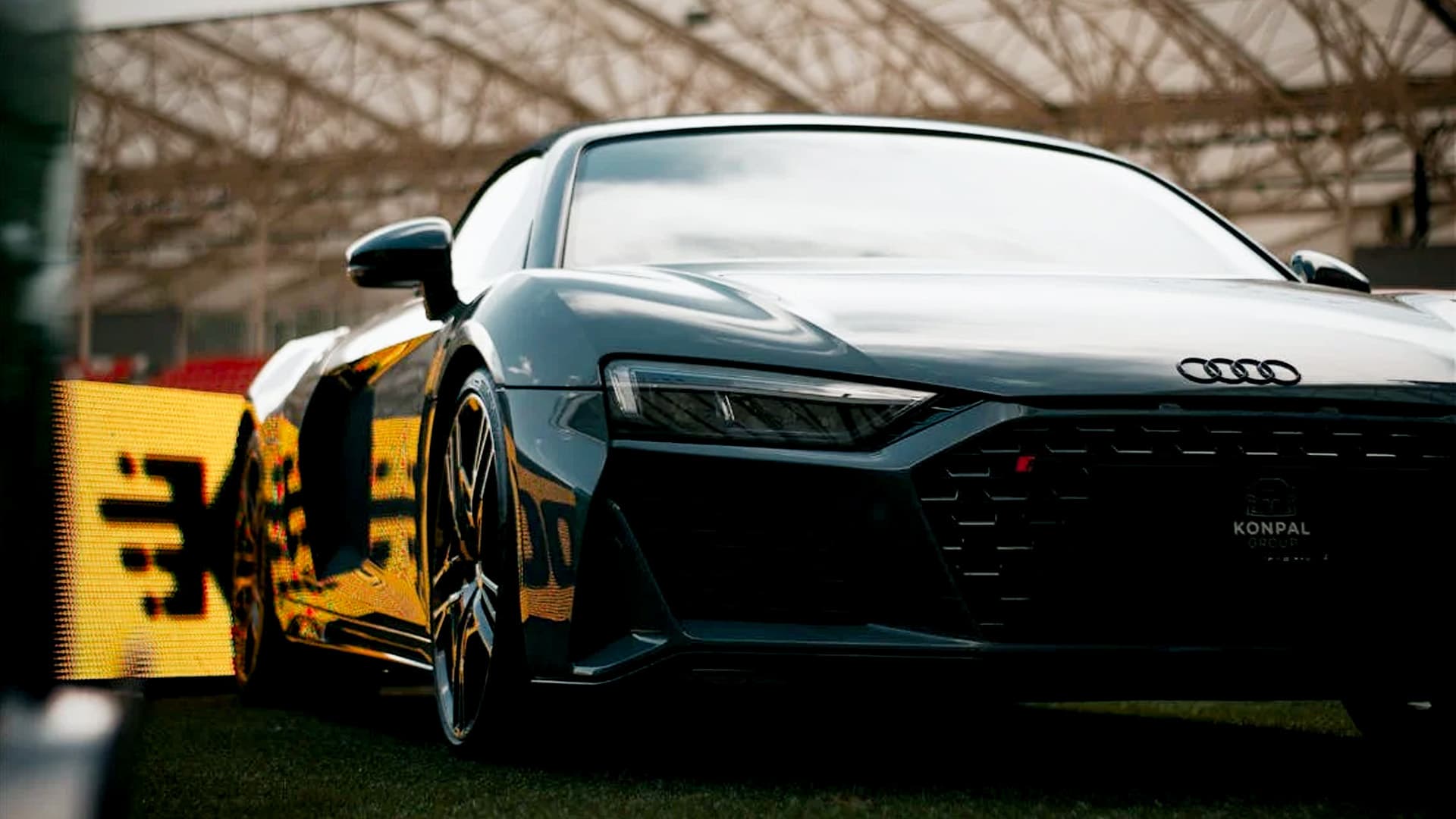 Crafting Distinctive Advertising Strategies for Luxury vs. Economy Cars