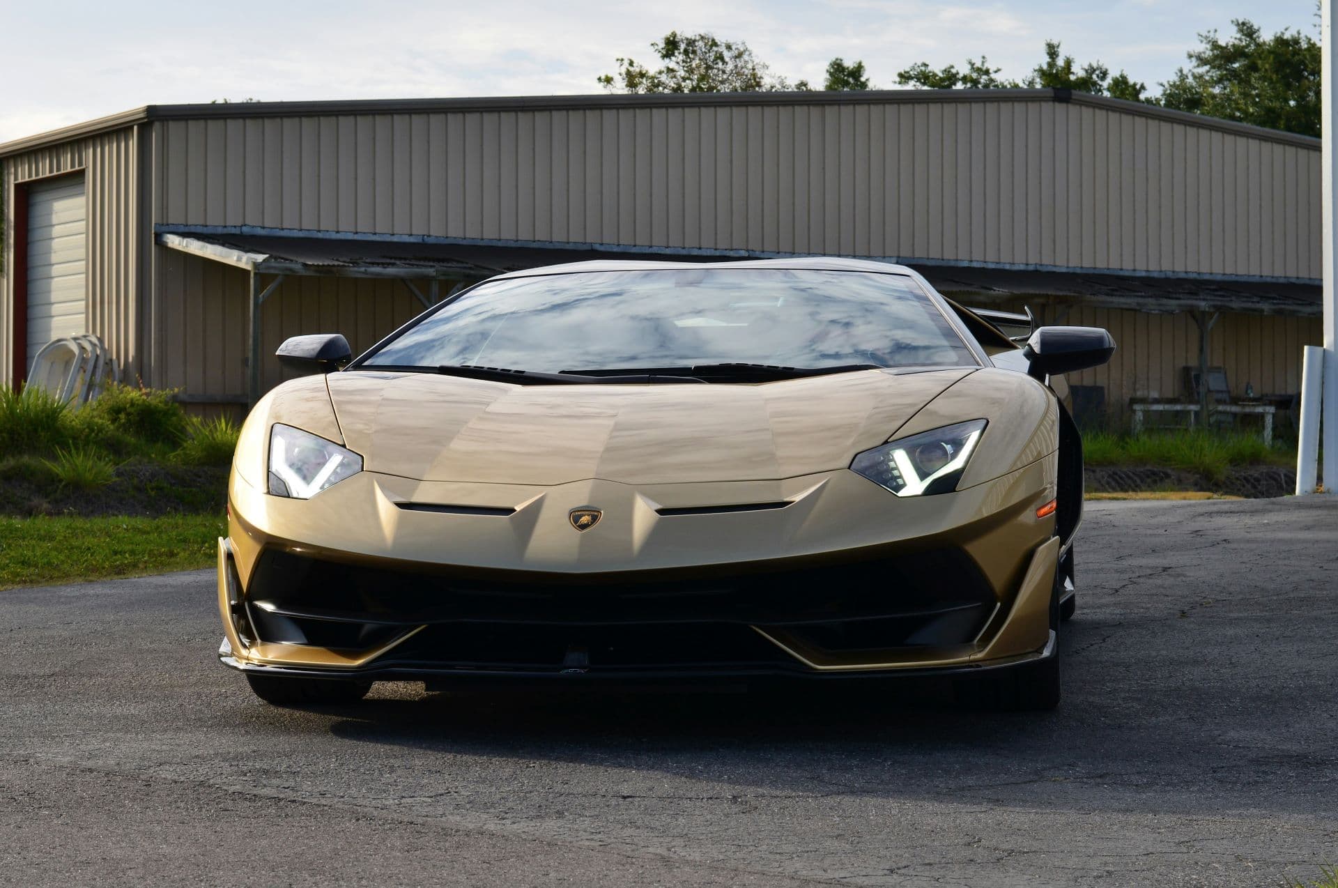 From Billboard to Byte: The Evolution of Automotive Advertising in the Digital Era