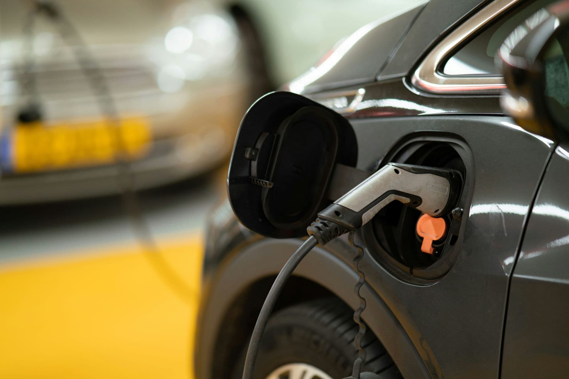 The Silent Seller: How Electric Vehicles Are Creating New Challenges and Opportunities for Automotive Ads