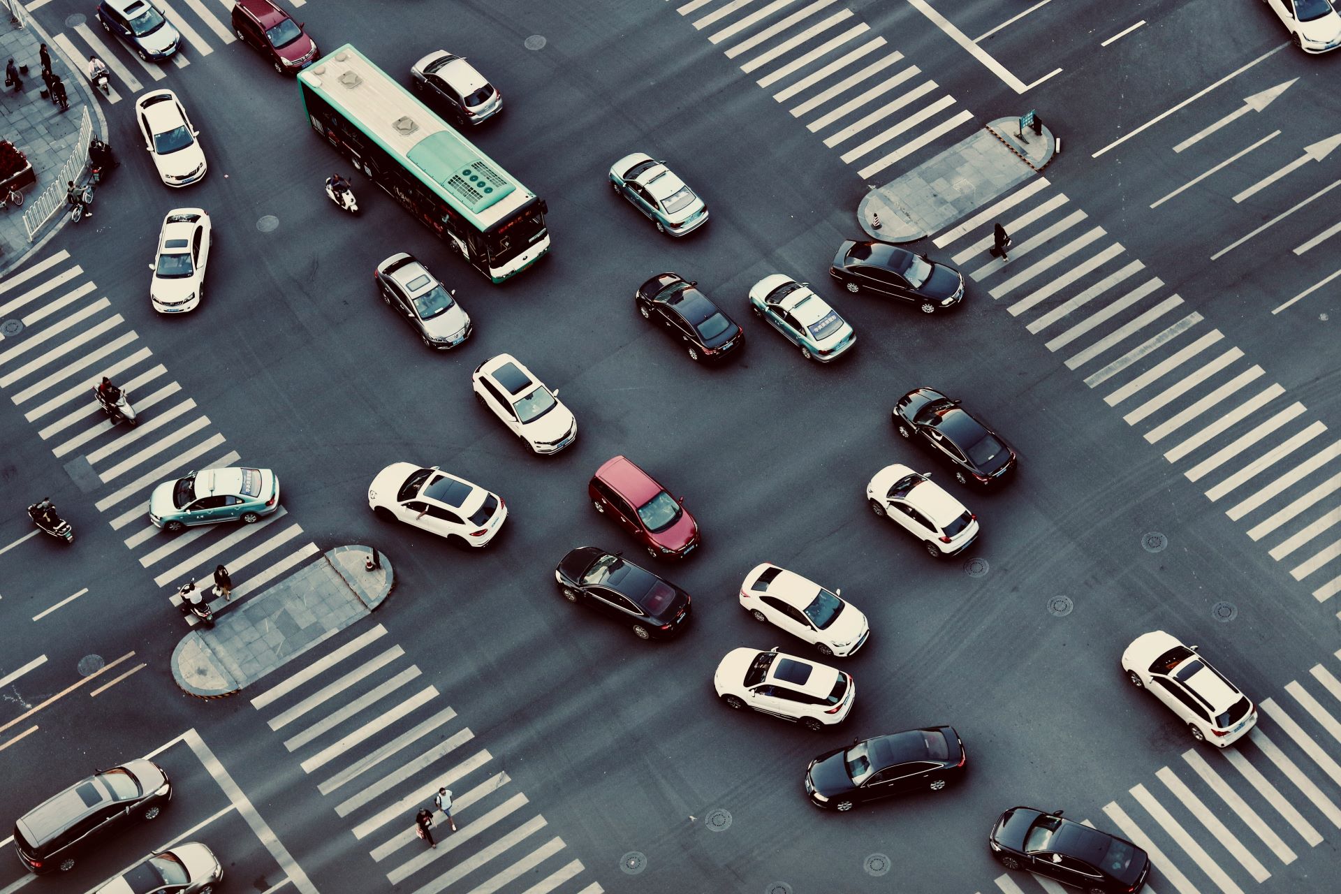 Data-Driven Design How Insights Shape Auto Campaigns-1