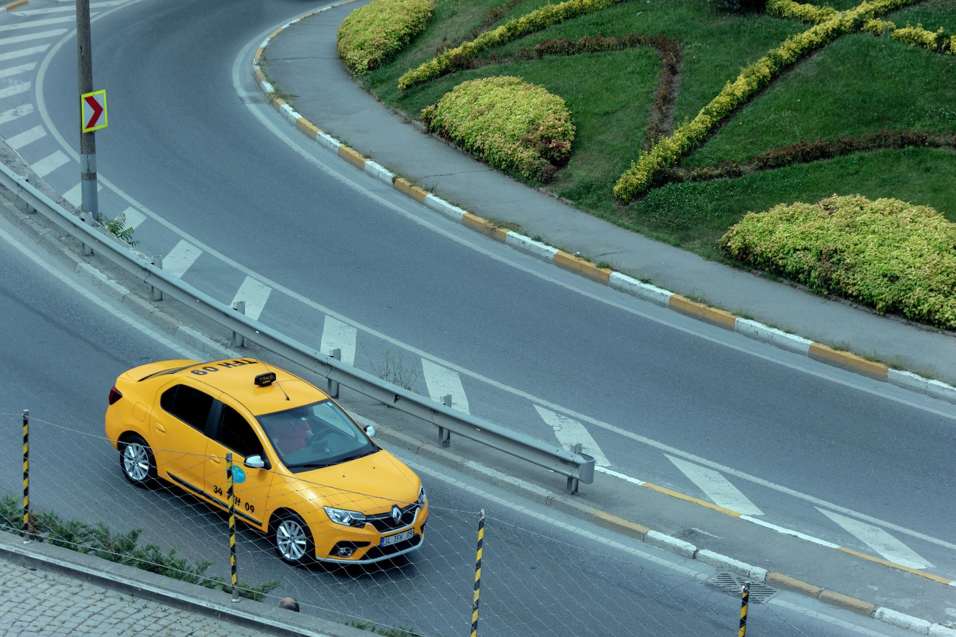 Driving Engagement Social Media Advertising in Automotive Marketing-1