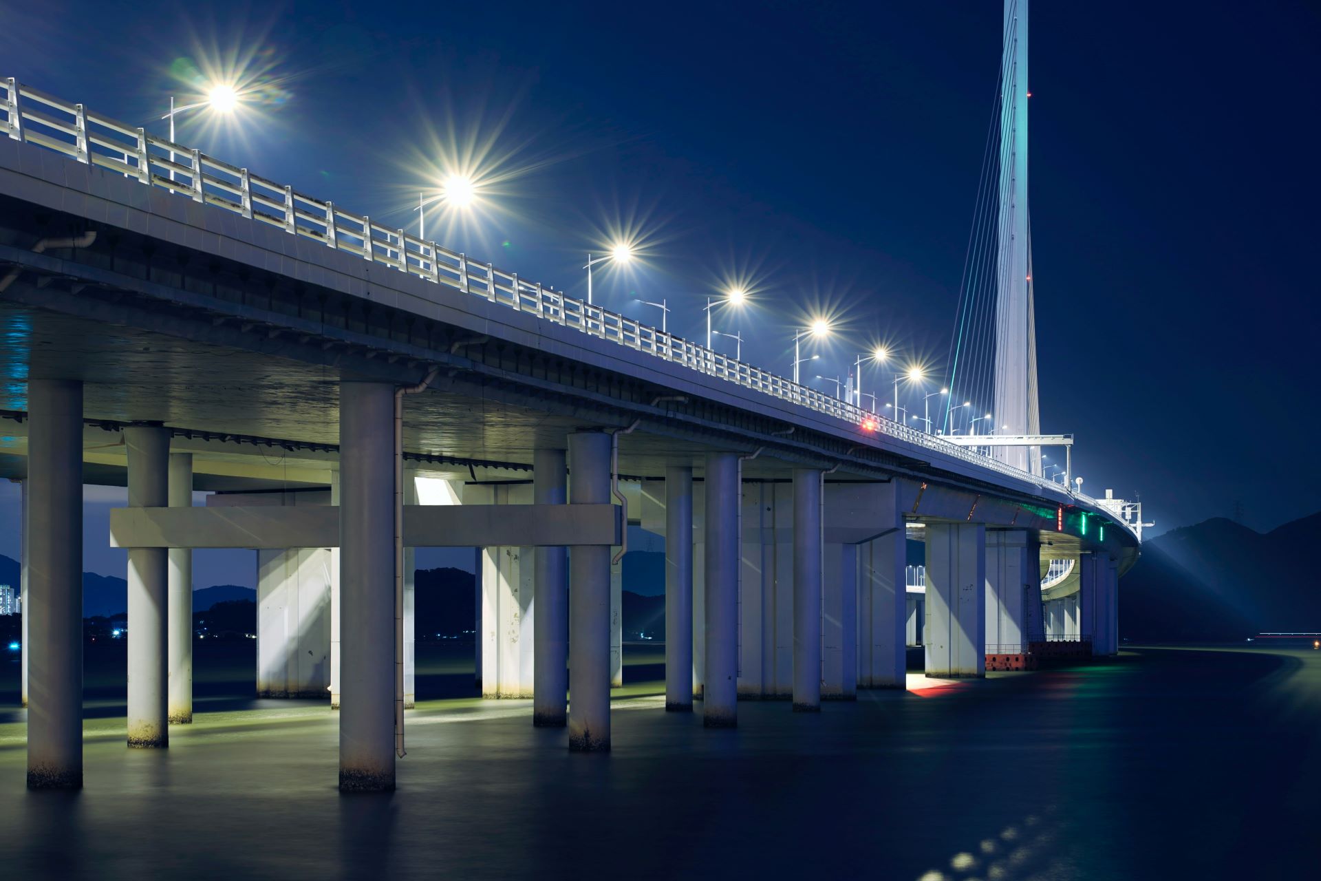 Omnichannel Dealerships Bridging Test Drives and Digital Sales-1