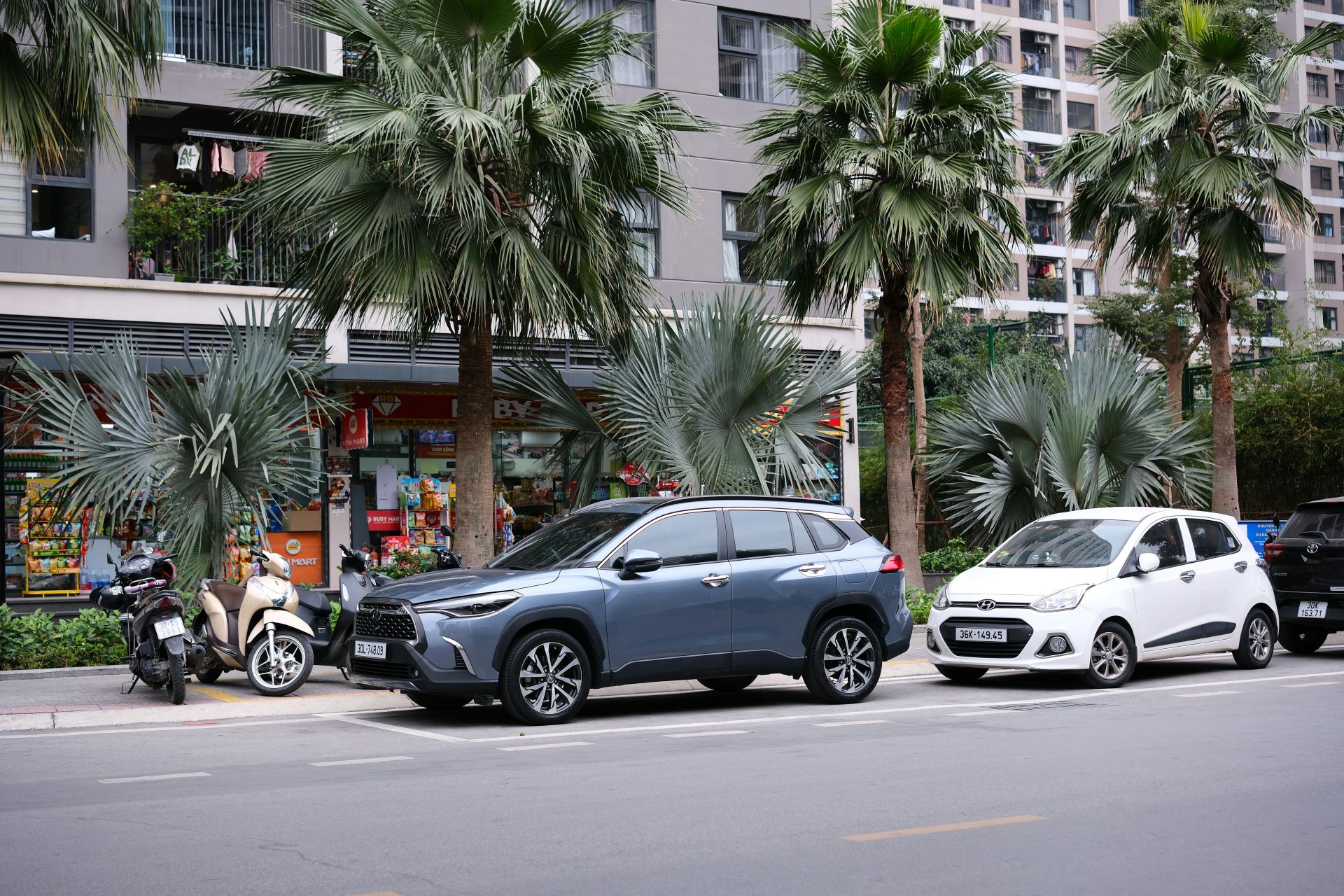 Urban Wheels Marketing Cars to City Professionals-2