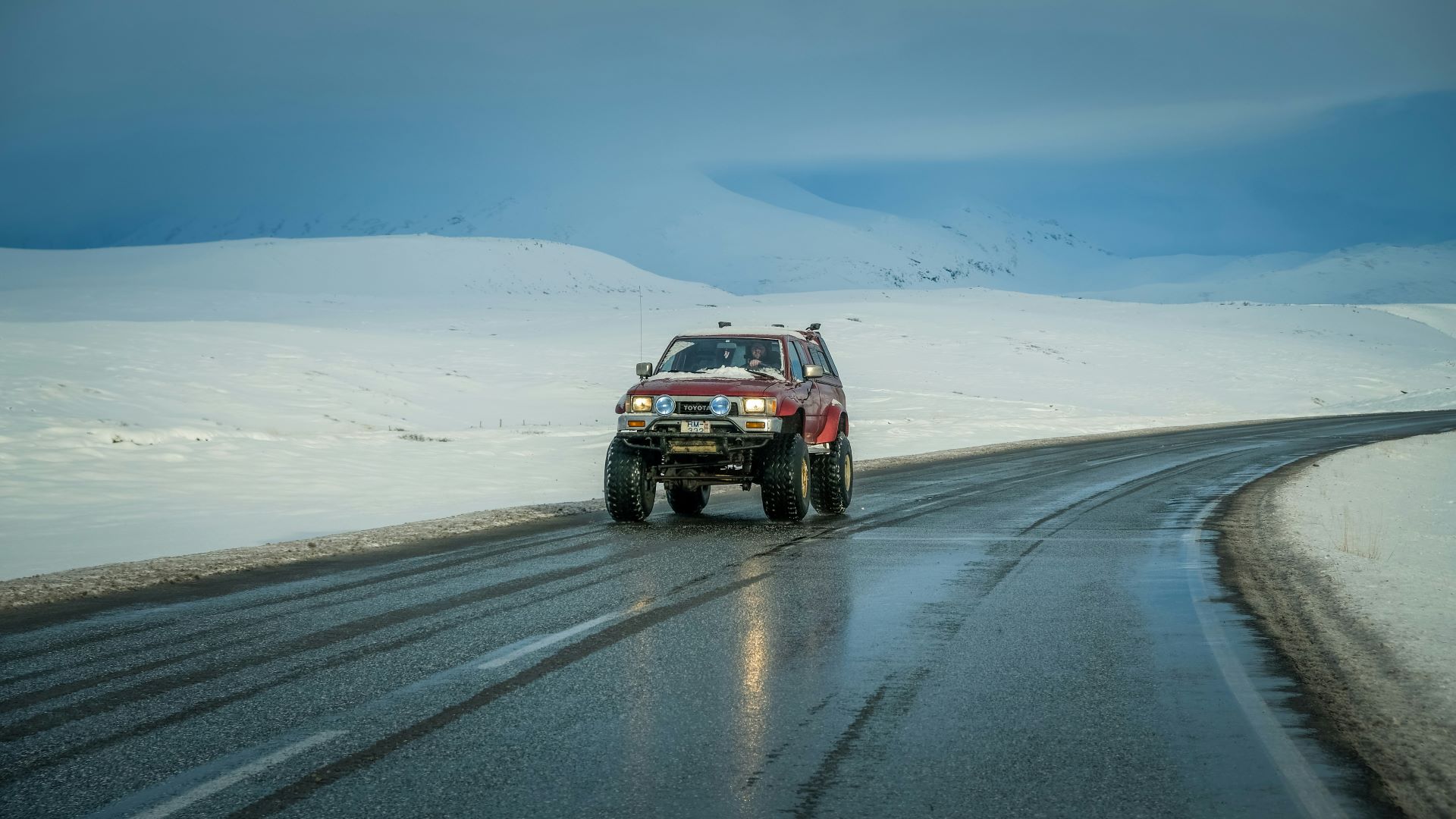 advertising-off-road-vehicles-balancing-adventure-and-practicality.jpg