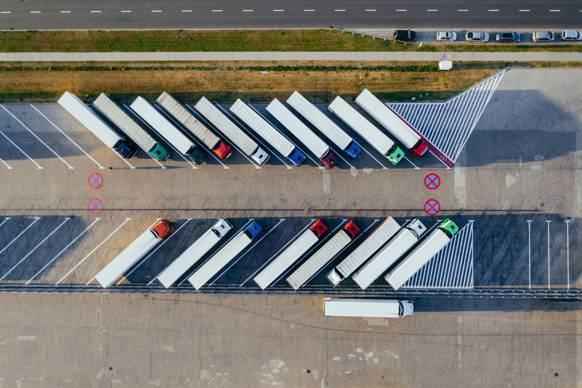 advertising-to-fleet-buyers-how-automotive-brands-tailor-their-messaging-for-corporate-clients-2.jpg