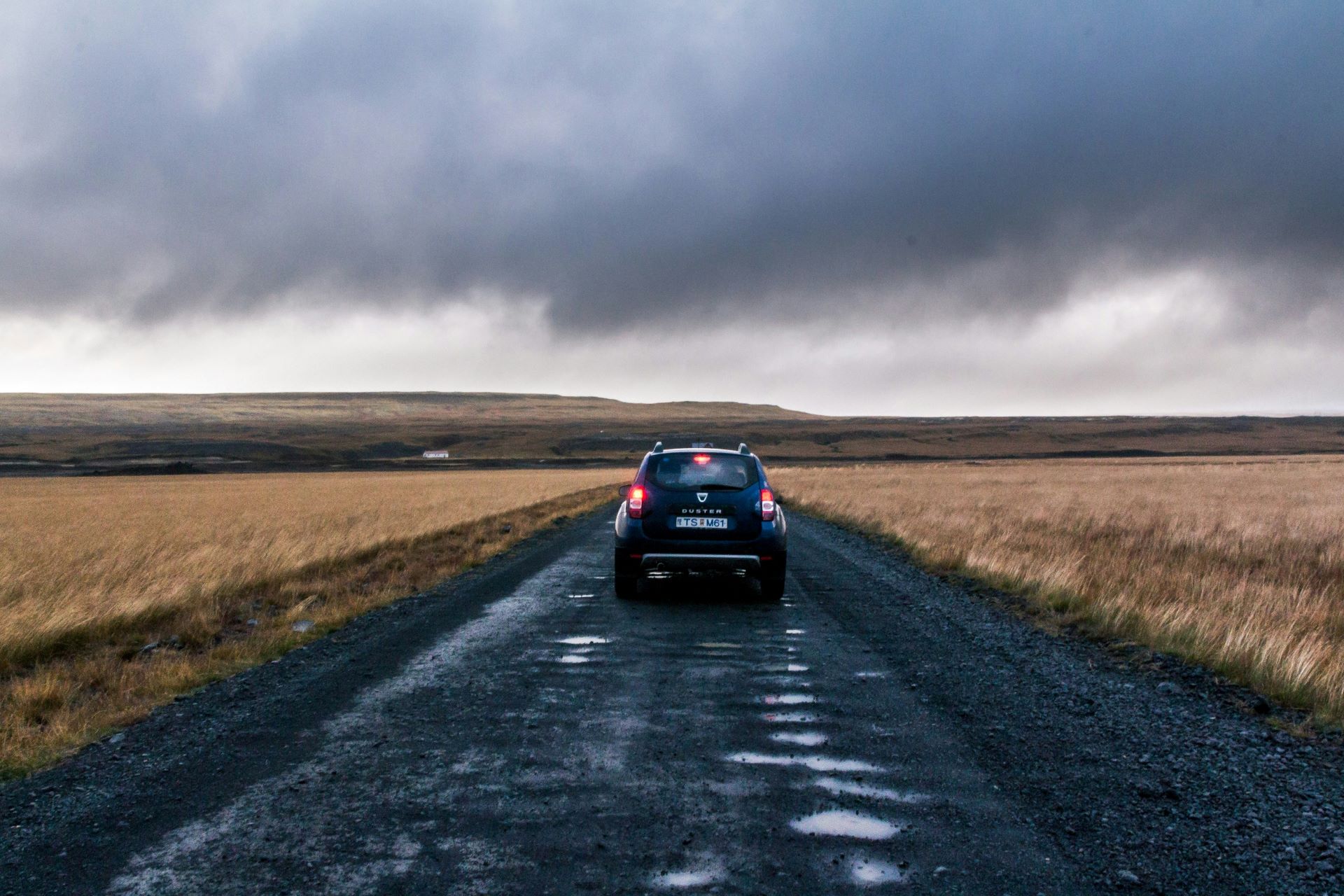 automotive-marketing-for-adventure-enthusiasts-navigating-the-off-road-narrative-2.jpg