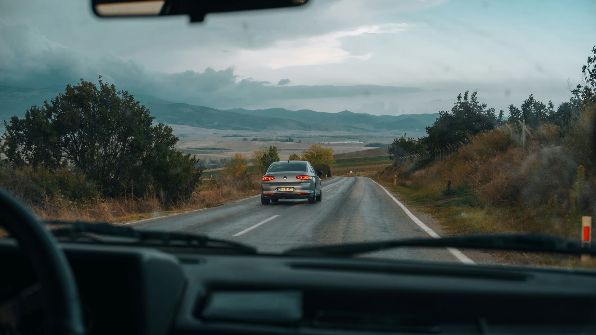 cinematic-storytelling-in-automotive-advertising.jpg