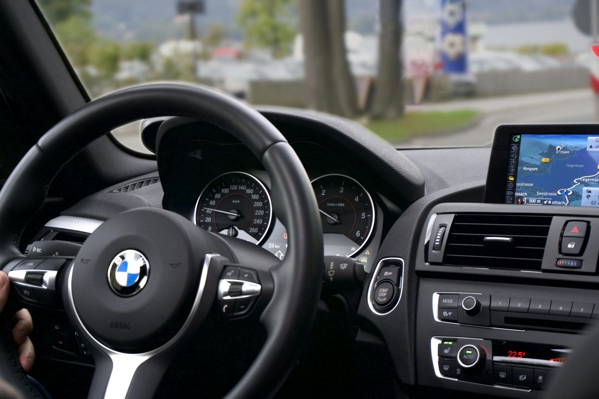 digital-car-communities-driving-engagement-and-loyalty-online-1