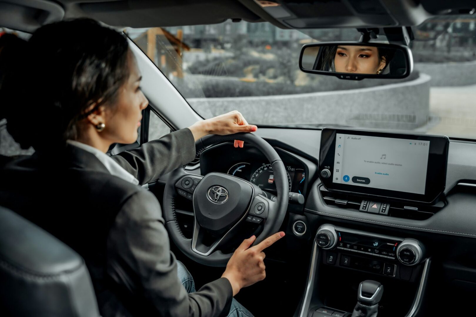 driving-connection-cross-generational-appeal-in-automotive-marketing-1-1619x1080.jpg