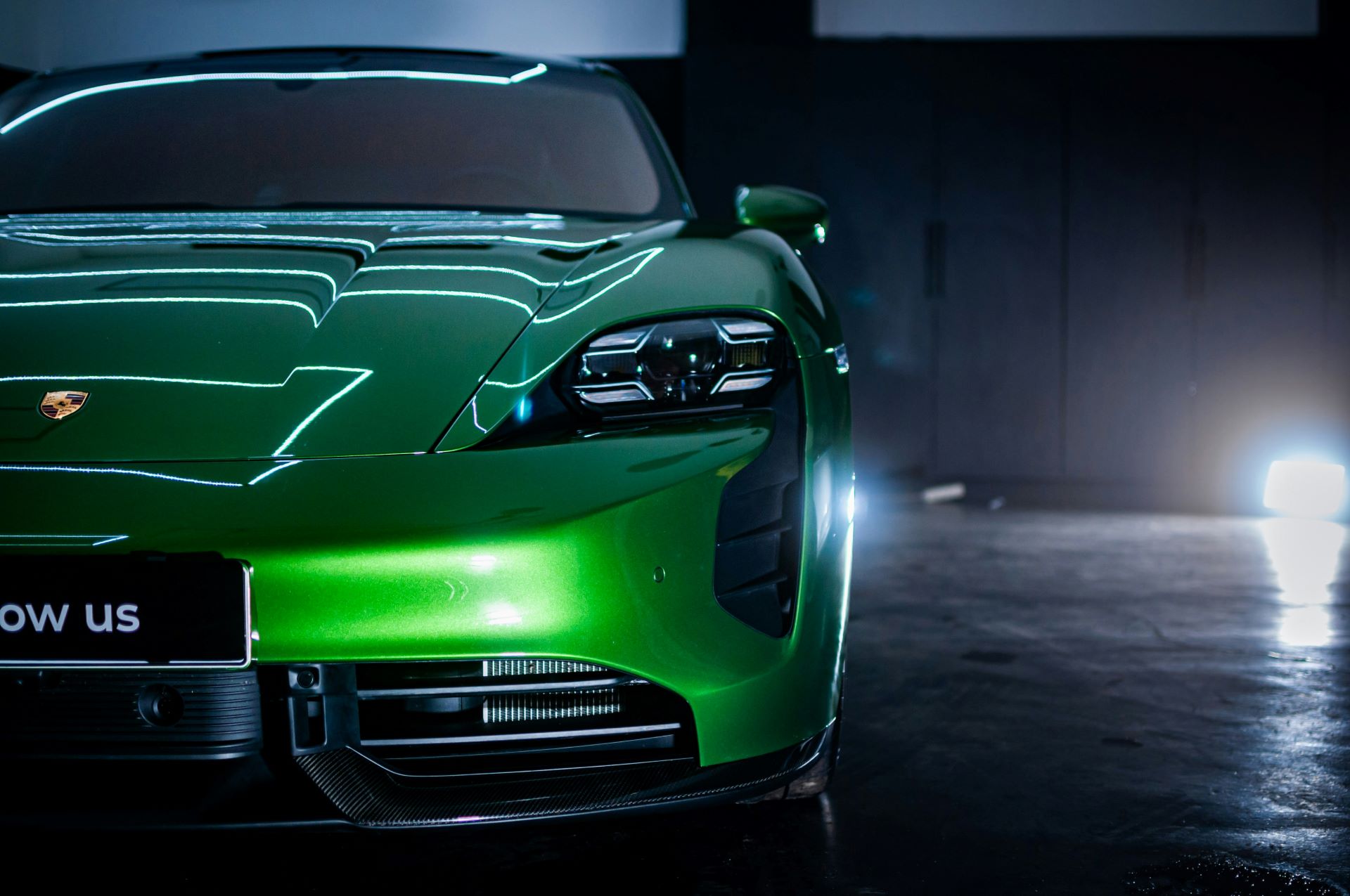 driving-green-without-compromise-mastering-electrification-and-eco-marketing-in-automotive-campaigns-2.jpg