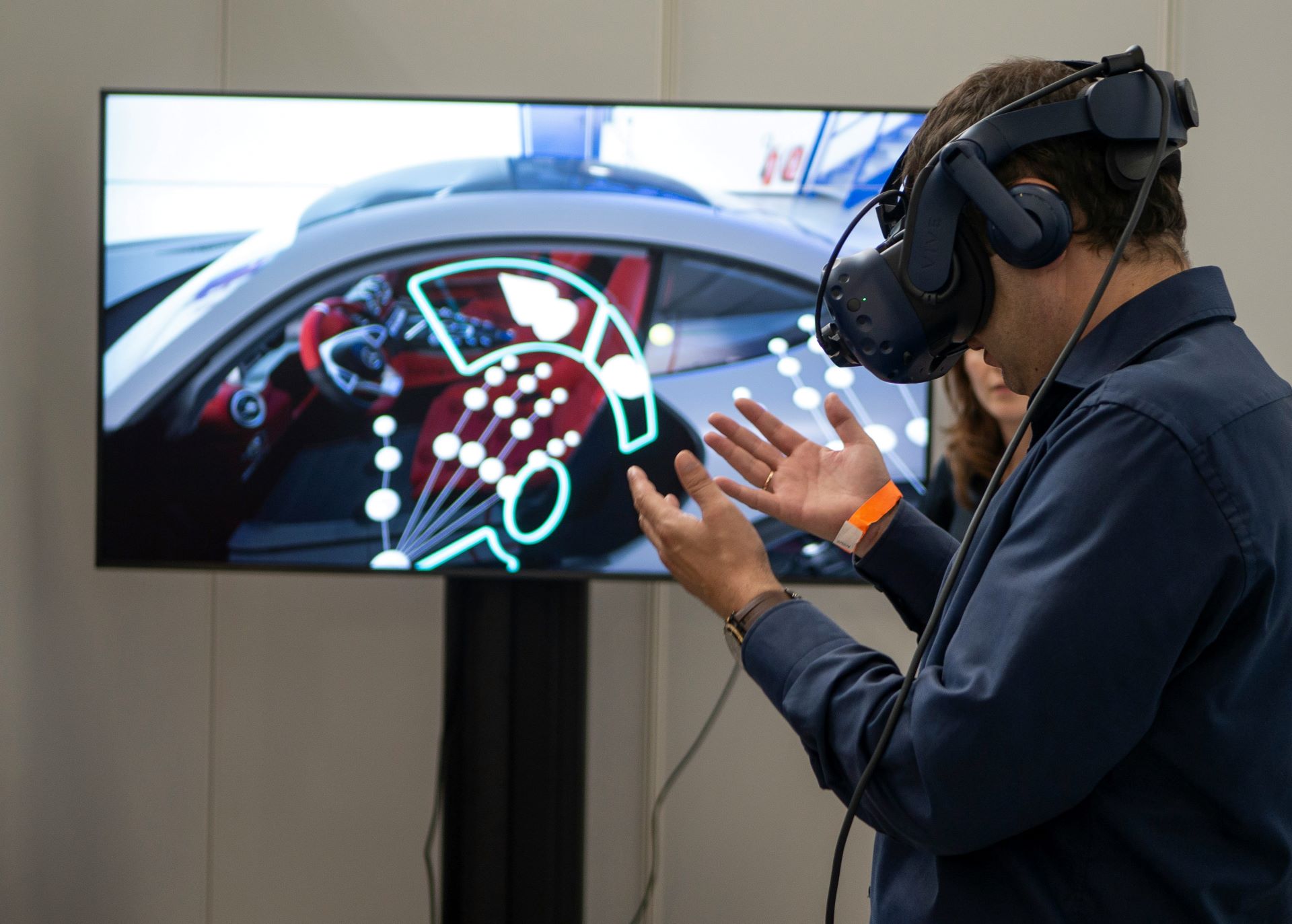 embrace-augmented-reality-for-an-immersive-experience.jpg