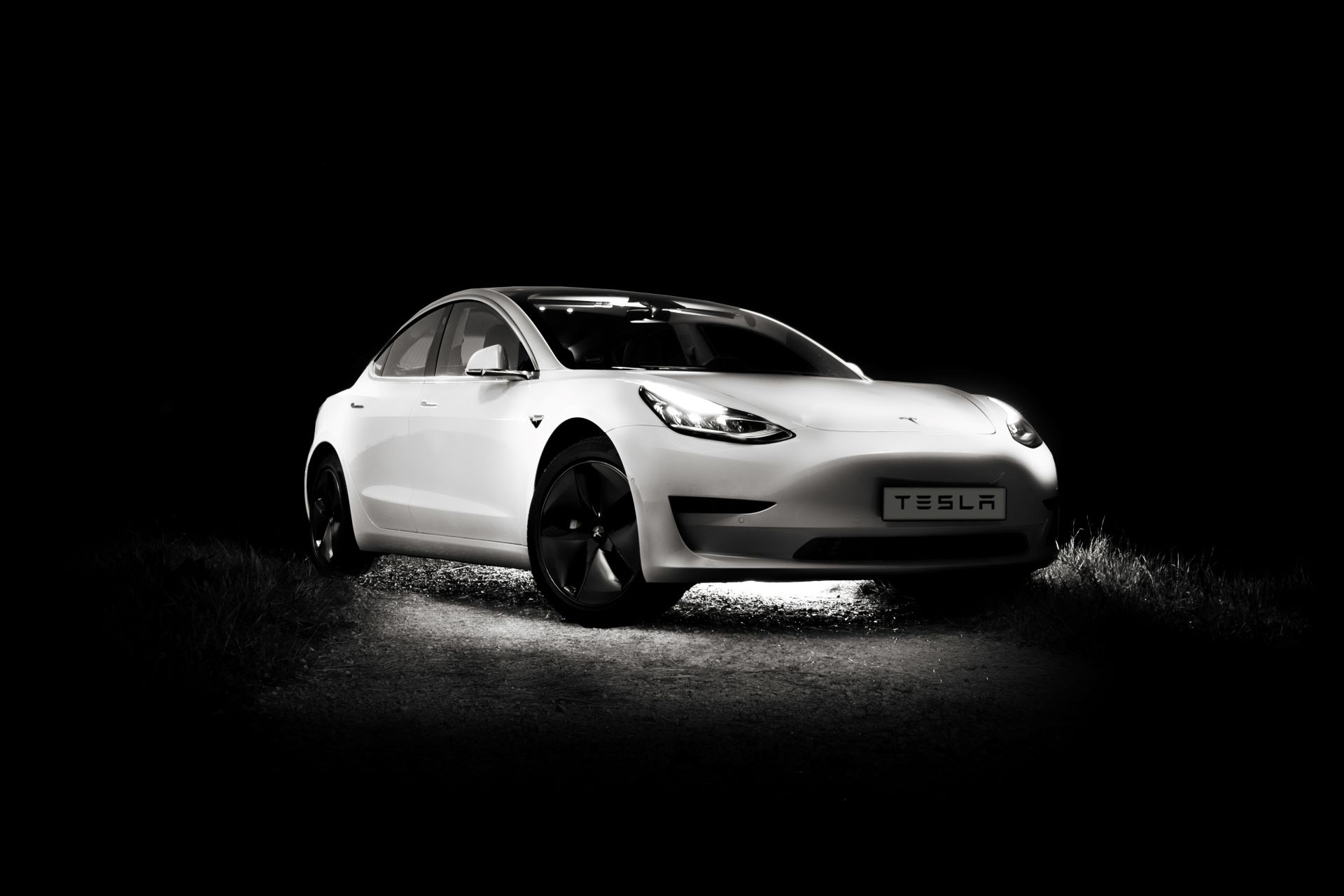 emotional-vs-rational-what-really-drives-a-car-purchase-decision-today-1.jpg
