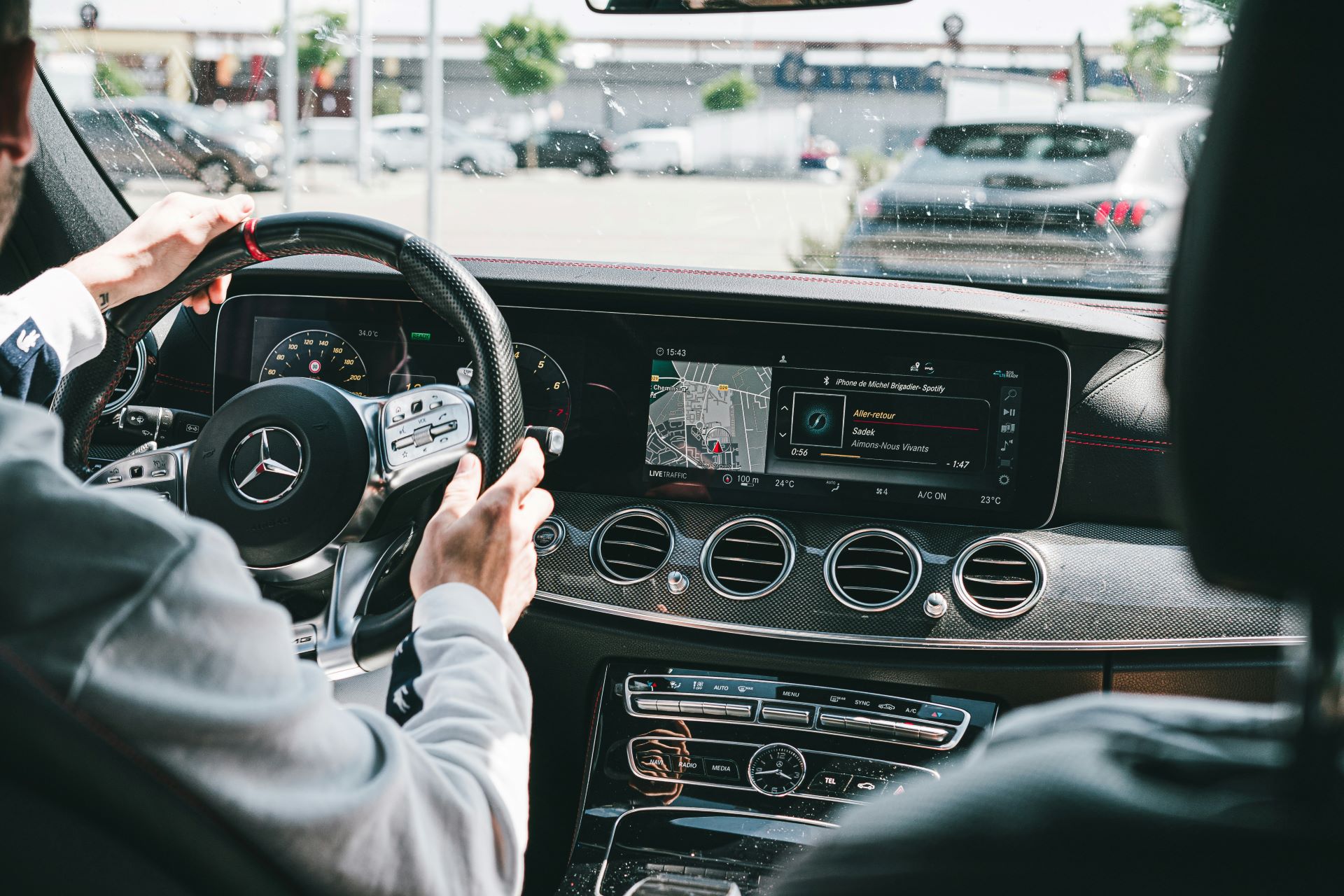 experiential-pop-ups-beyond-dealerships-how-automotive-brands-forge-emotional-connections-1.jpg