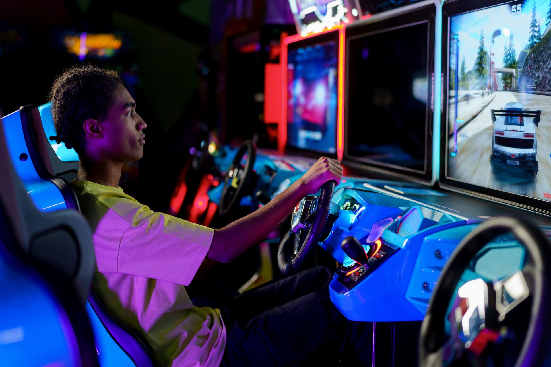 experiential-test-drives-from-track-days-to-virtual-reality-2.jpg
