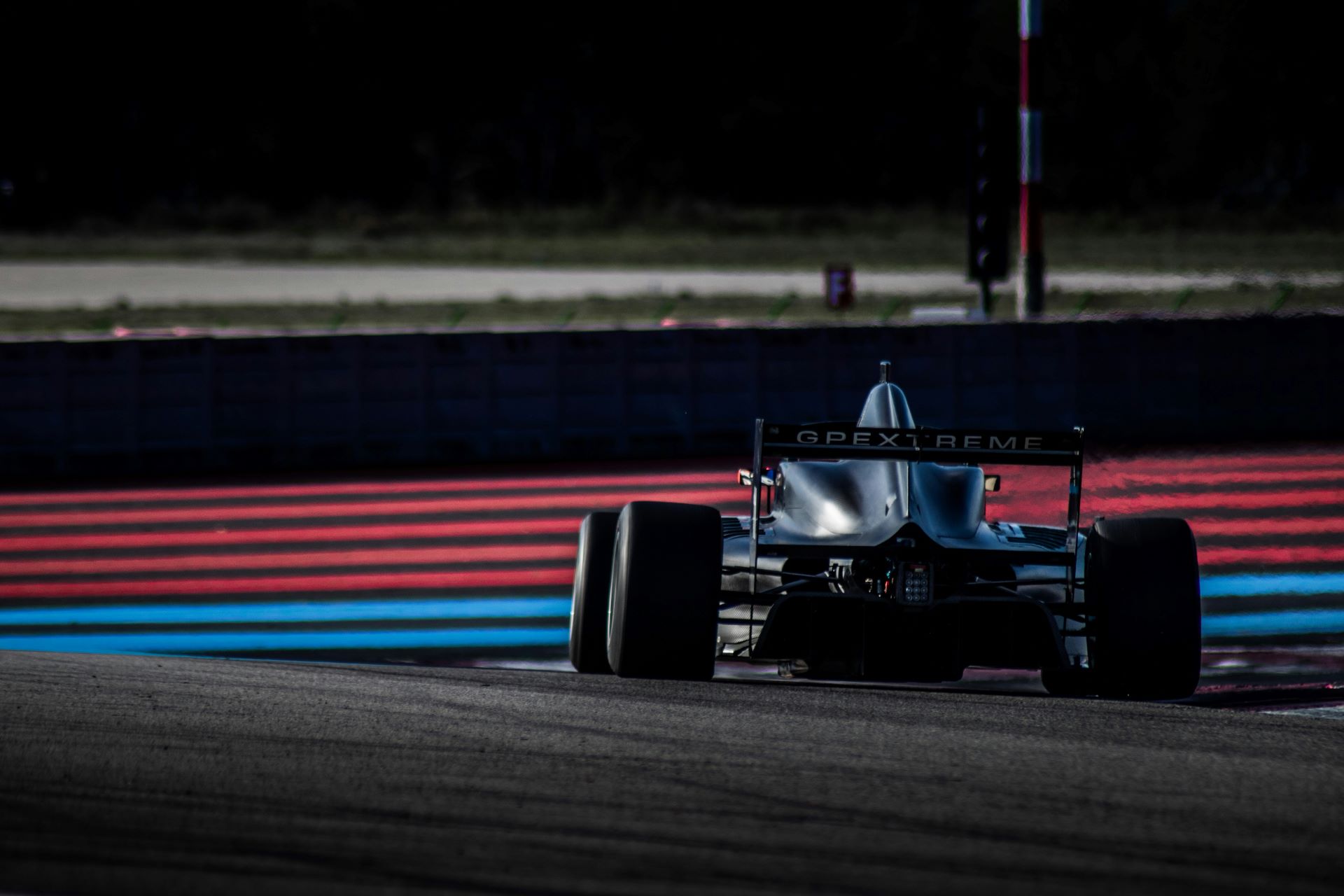 f1-sponsorships-the-secret-weapon-for-high-performance-car-brands-2.jpg