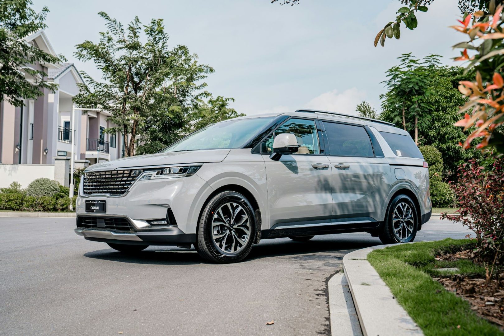 family-first-marketing-minivans-and-suvs-for-modern-families-2-1620x1080.jpg