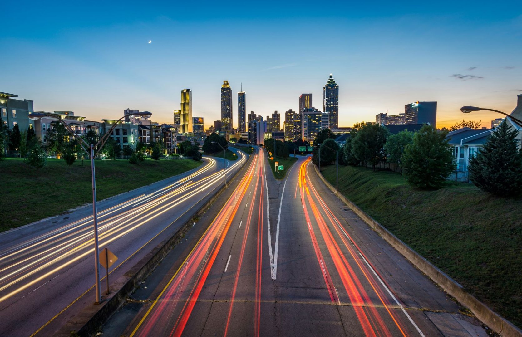 from-city-streets-to-superhighways-urban-mobility-and-the-changing-face-of-car-ads-1672x1080.jpg