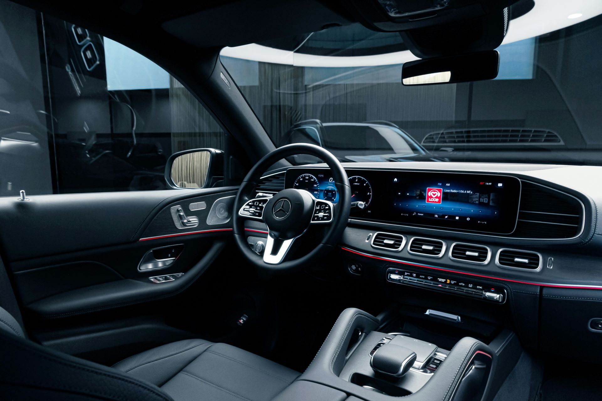 from-drone-shots-to-digital-doubles-the-tech-behind-automotive-commercials-1.jpg