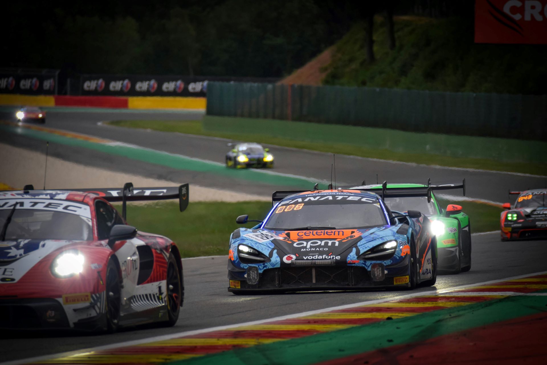 from-racetrack-to-retail-how-motorsport-heritage-fuels-brand-campaigns.jpg