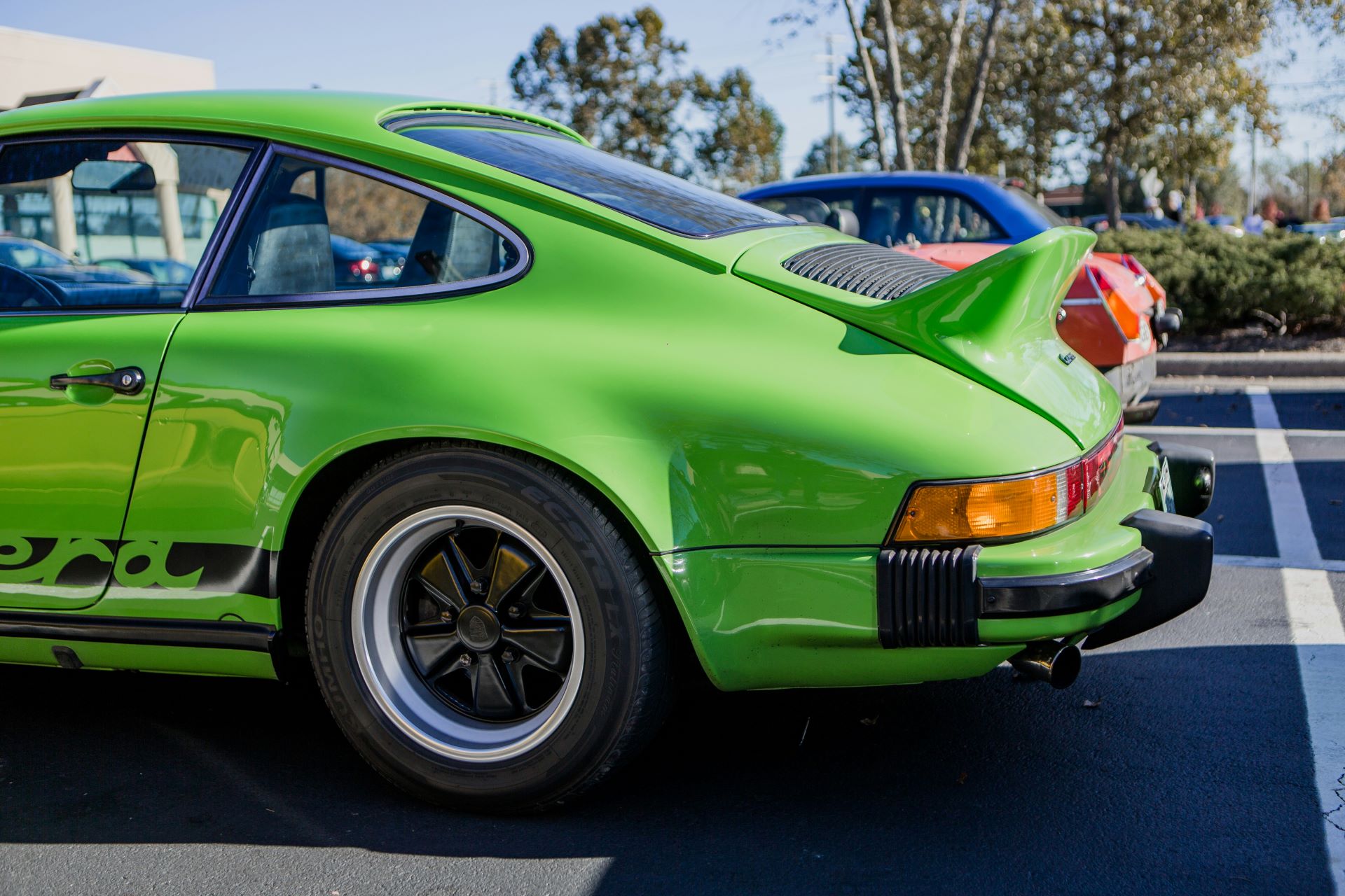 from-radio-jingles-to-digital-dreams-the-evolution-of-automotive-advertising.jpg