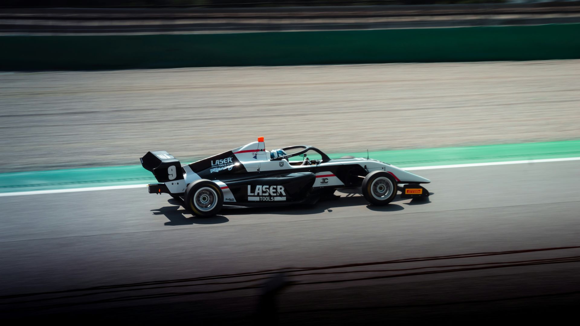 from-revving-engines-to-reels-how-automotive-brands-can-nail-instagram-in-2025-1.jpg
