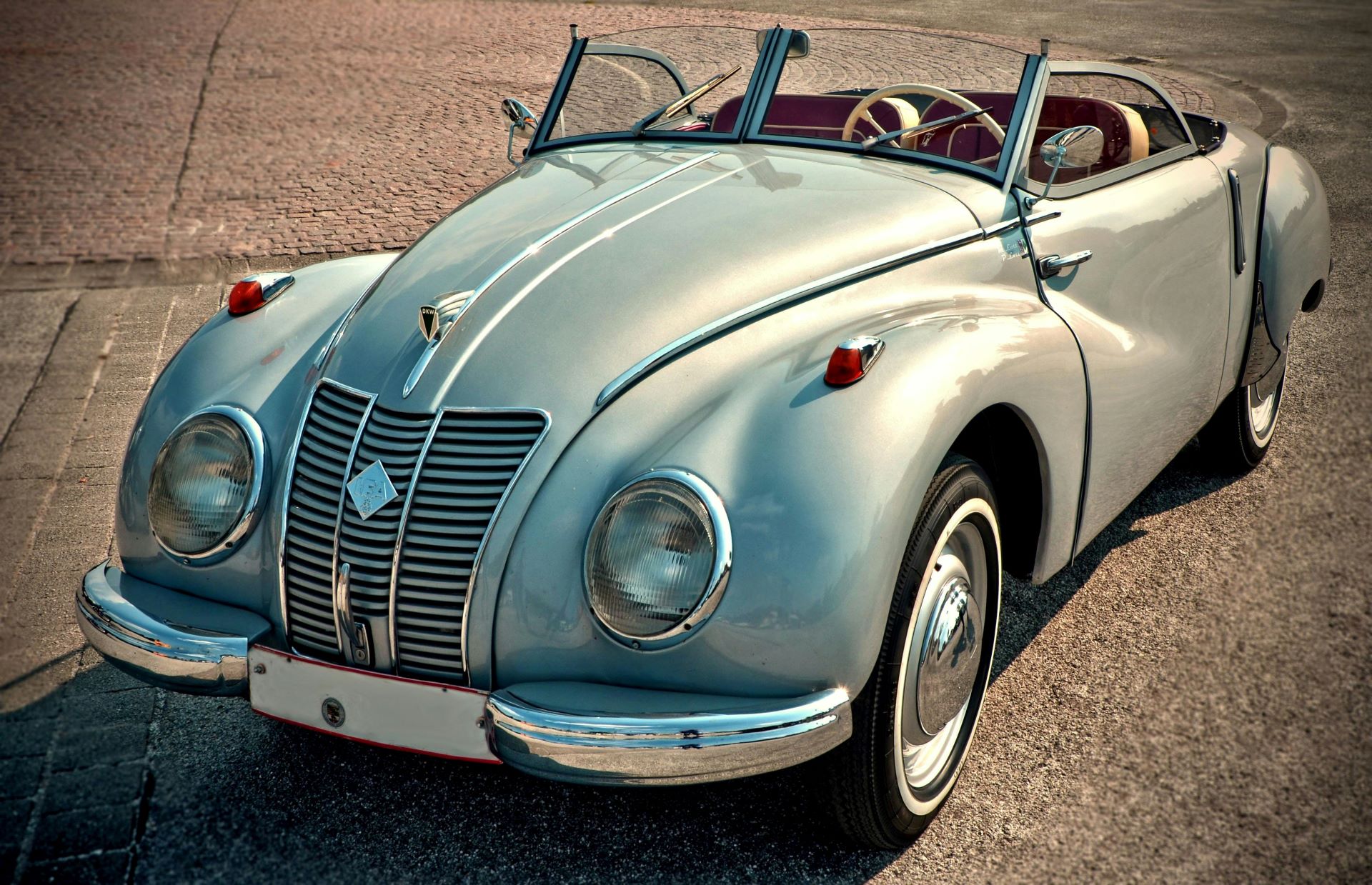 heritage-marketing-leveraging-brand-legacy-in-the-automotive-industry.jpg