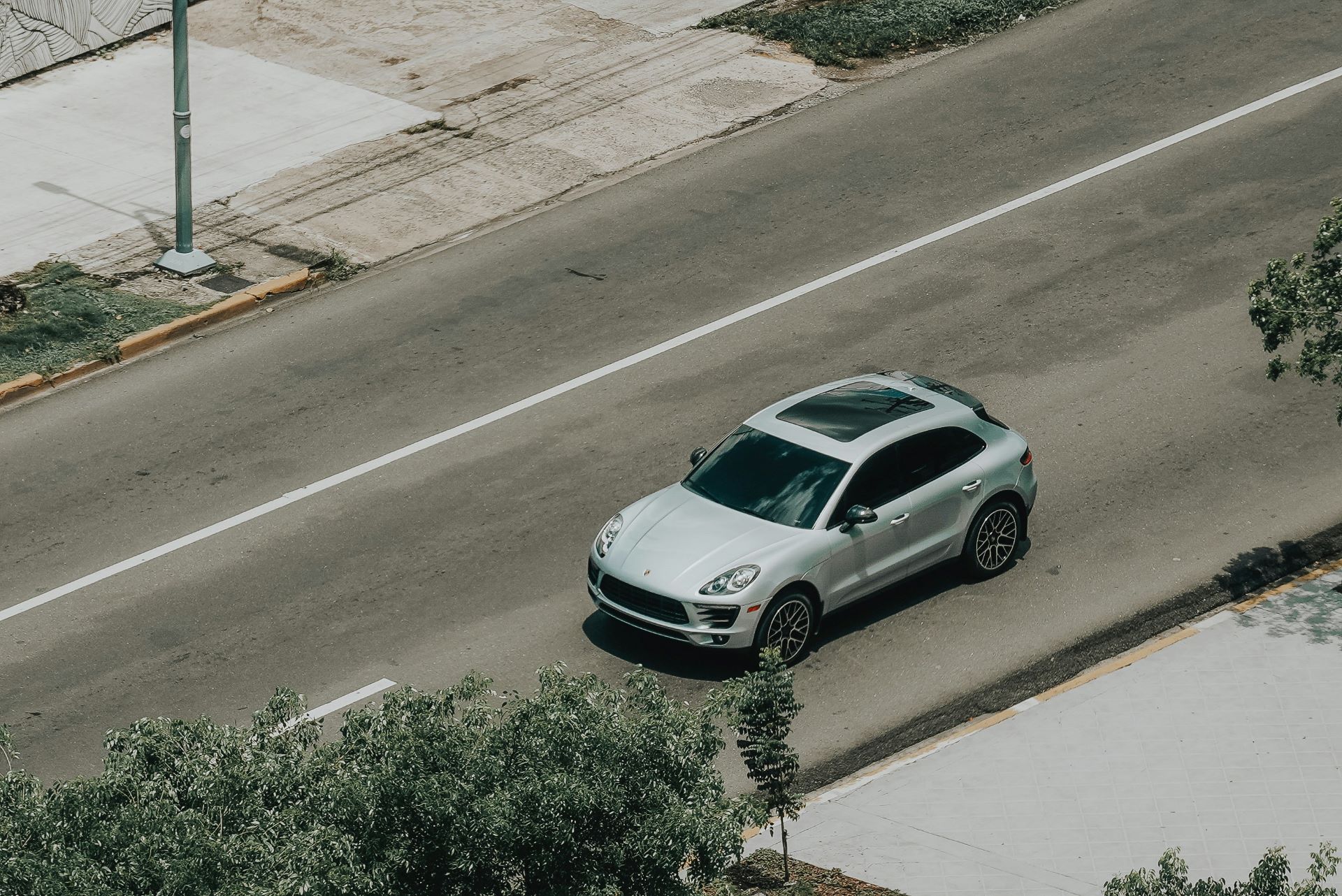 how-automotive-brands-use-connected-car-data-to-personalize-marketing-2.jpg