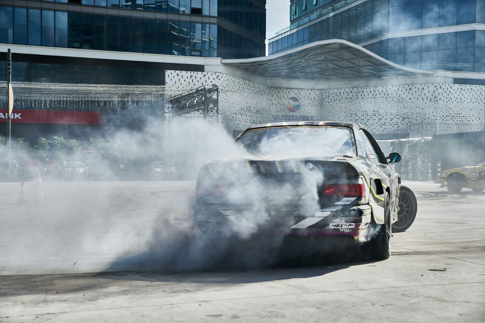 how-car-brands-are-collaborating-with-film-studios-for-product-placement-1-1619x1080.jpg