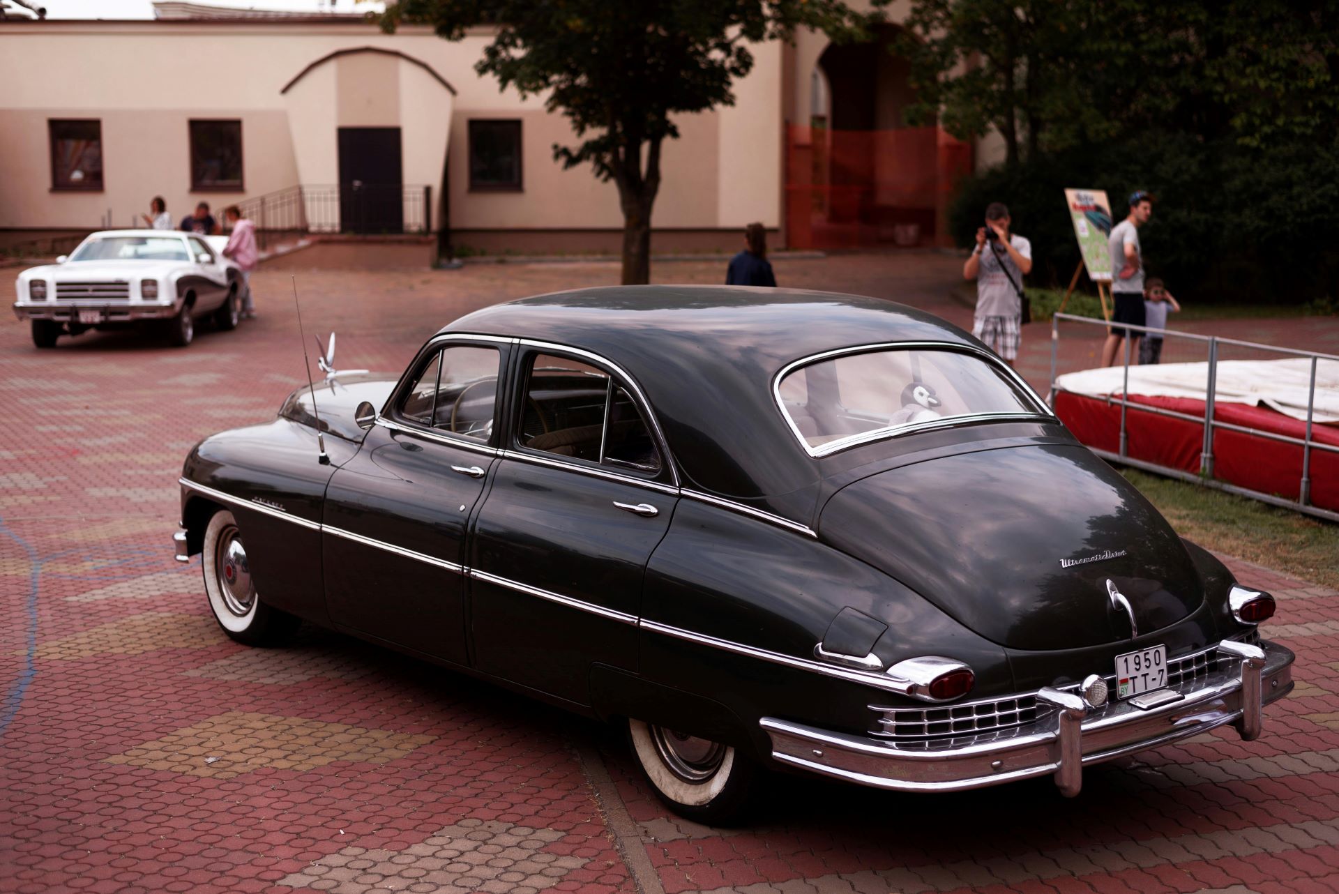 how-car-brands-use-nostalgia-without-looking-back