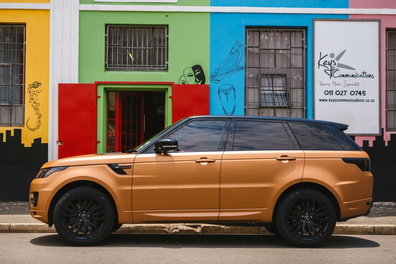 how-limited-edition-models-create-hype-without-traditional-advertising-1-1620x1080.jpg