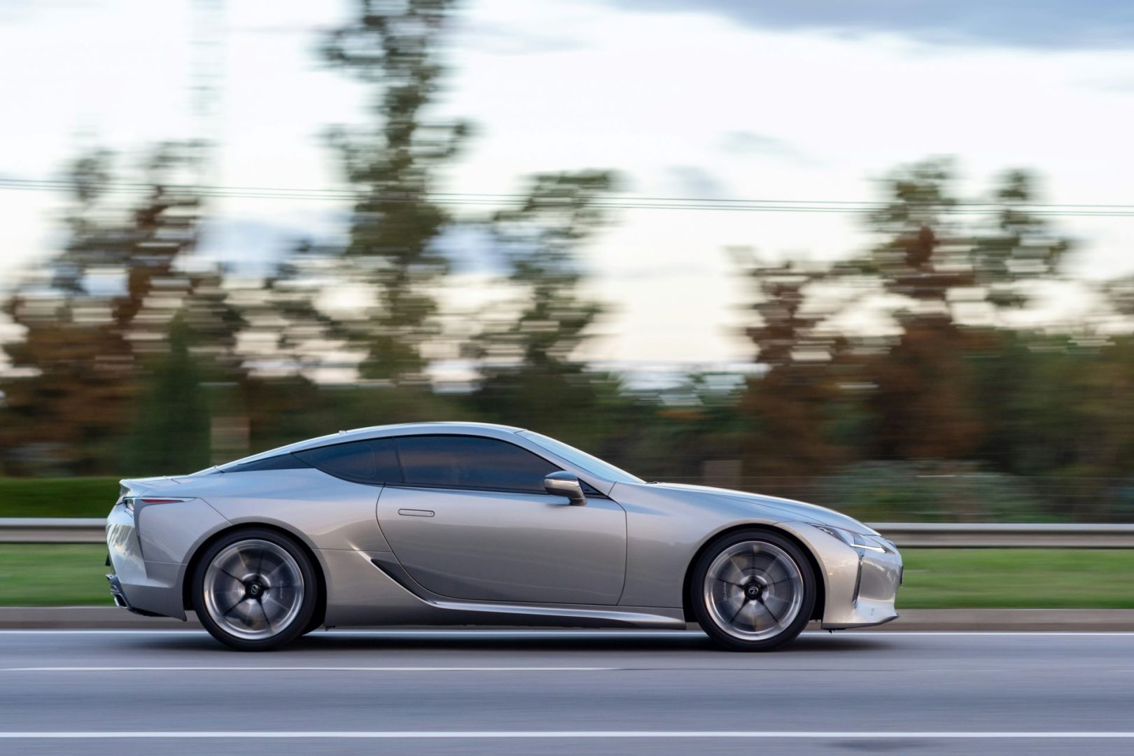 how-luxury-car-brands-sell-a-lifestyle-not-just-a-vehicle-1620x1080.jpg