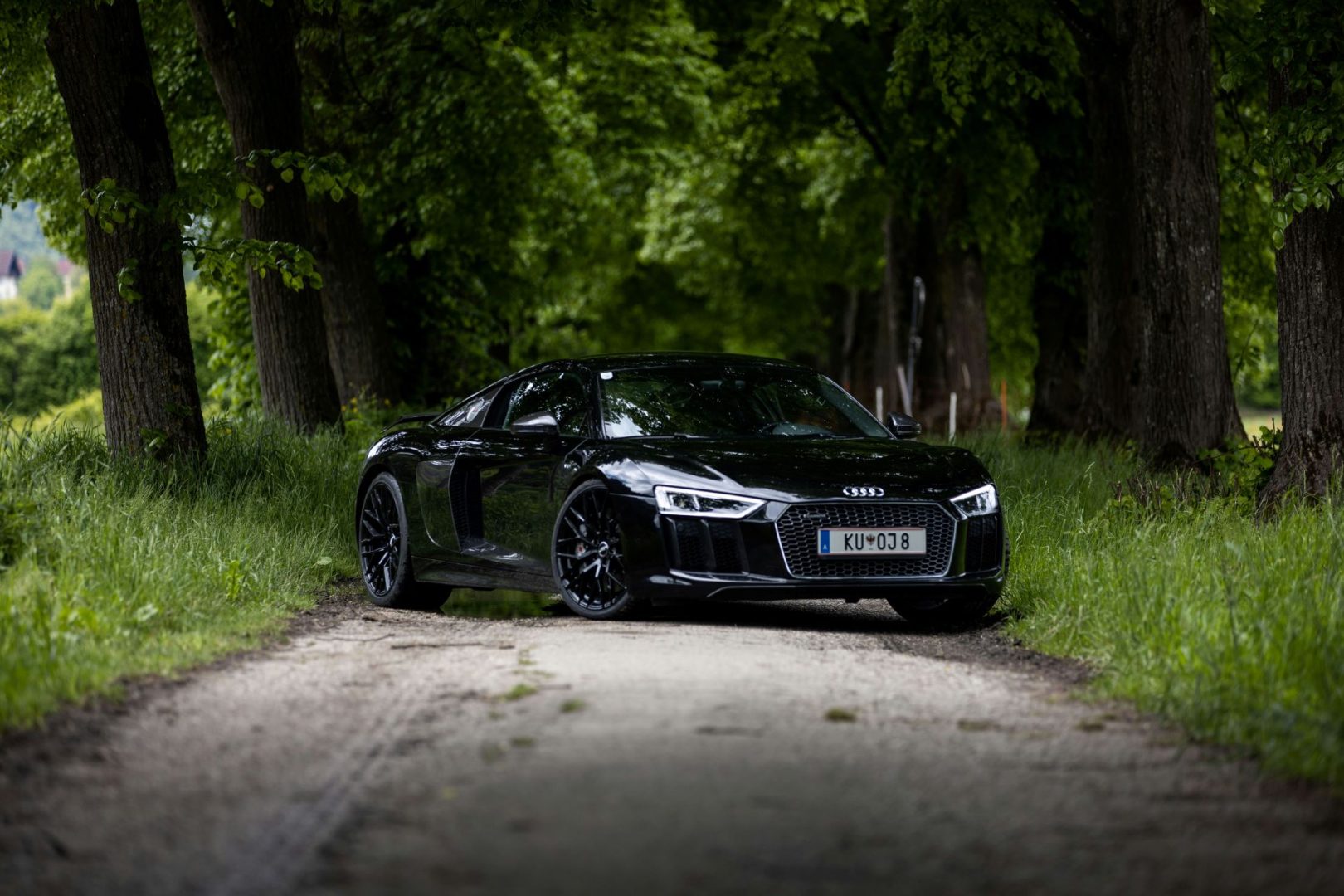how-performance-brands-sell-a-feeling-not-just-a-car-1-1620x1080.jpg