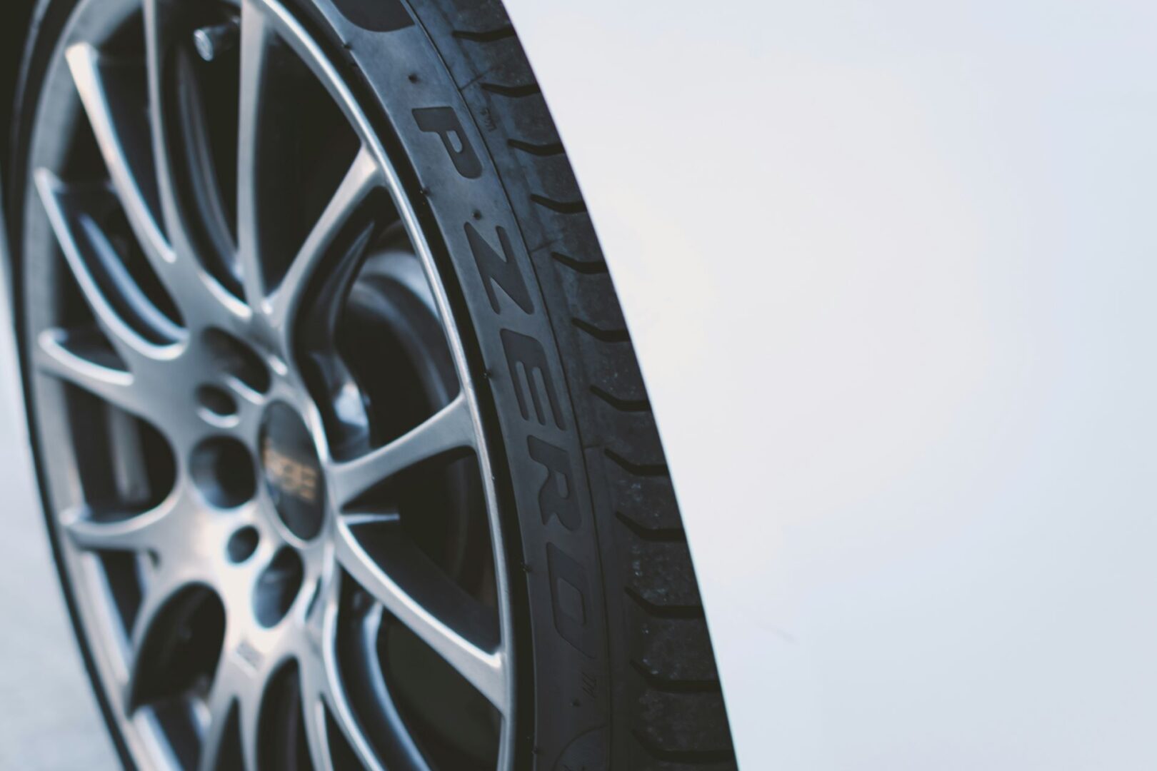 how-tire-shops-can-use-seasonal-campaigns-to-drive-sales-2-1620x1080.jpg
