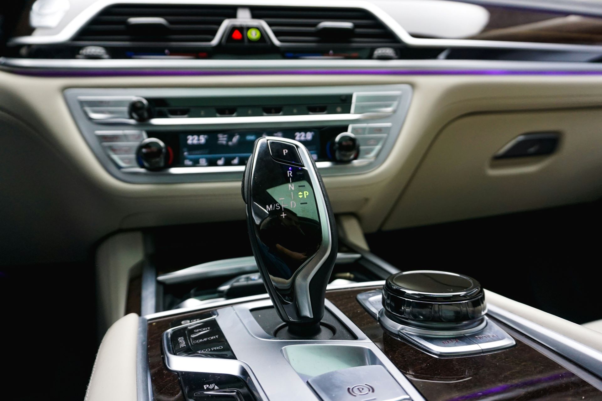 influencer-test-drives-authentic-automotive-experiences-1