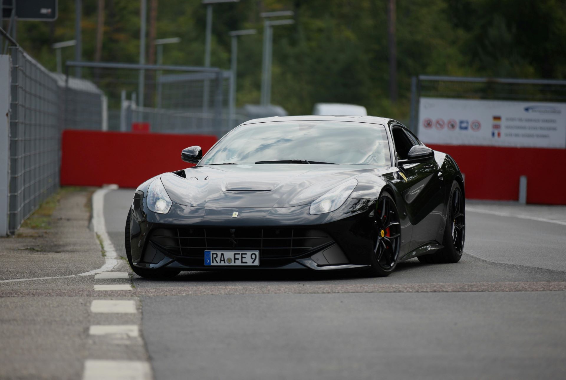 influencer-test-drives-authentic-automotive-experiences-2