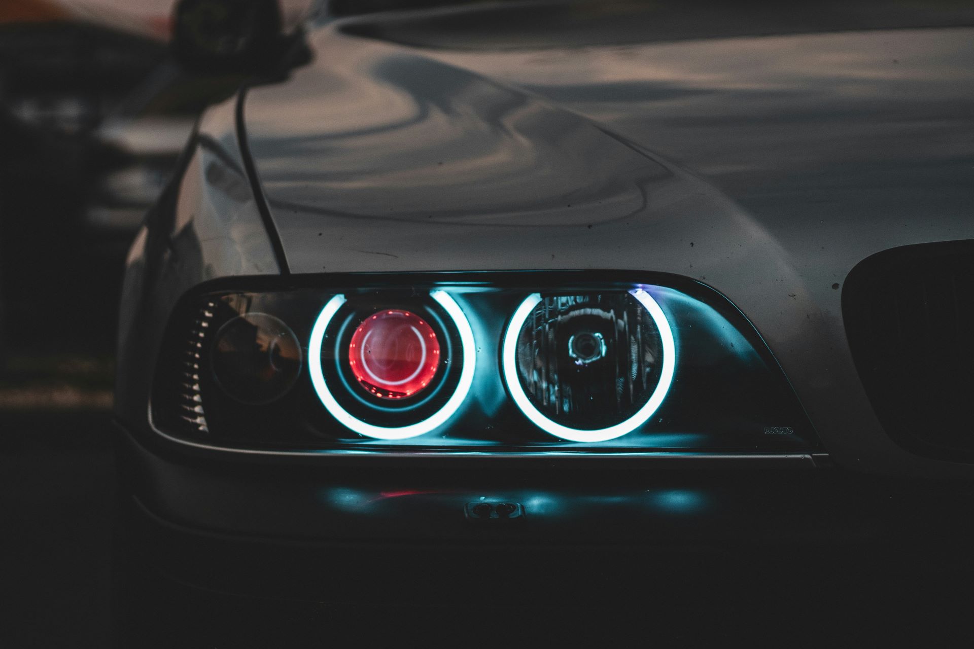 luxury-meets-tech-how-high-end-brands-use-innovation-to-appeal-to-a-tech-savvy-audience.jpg