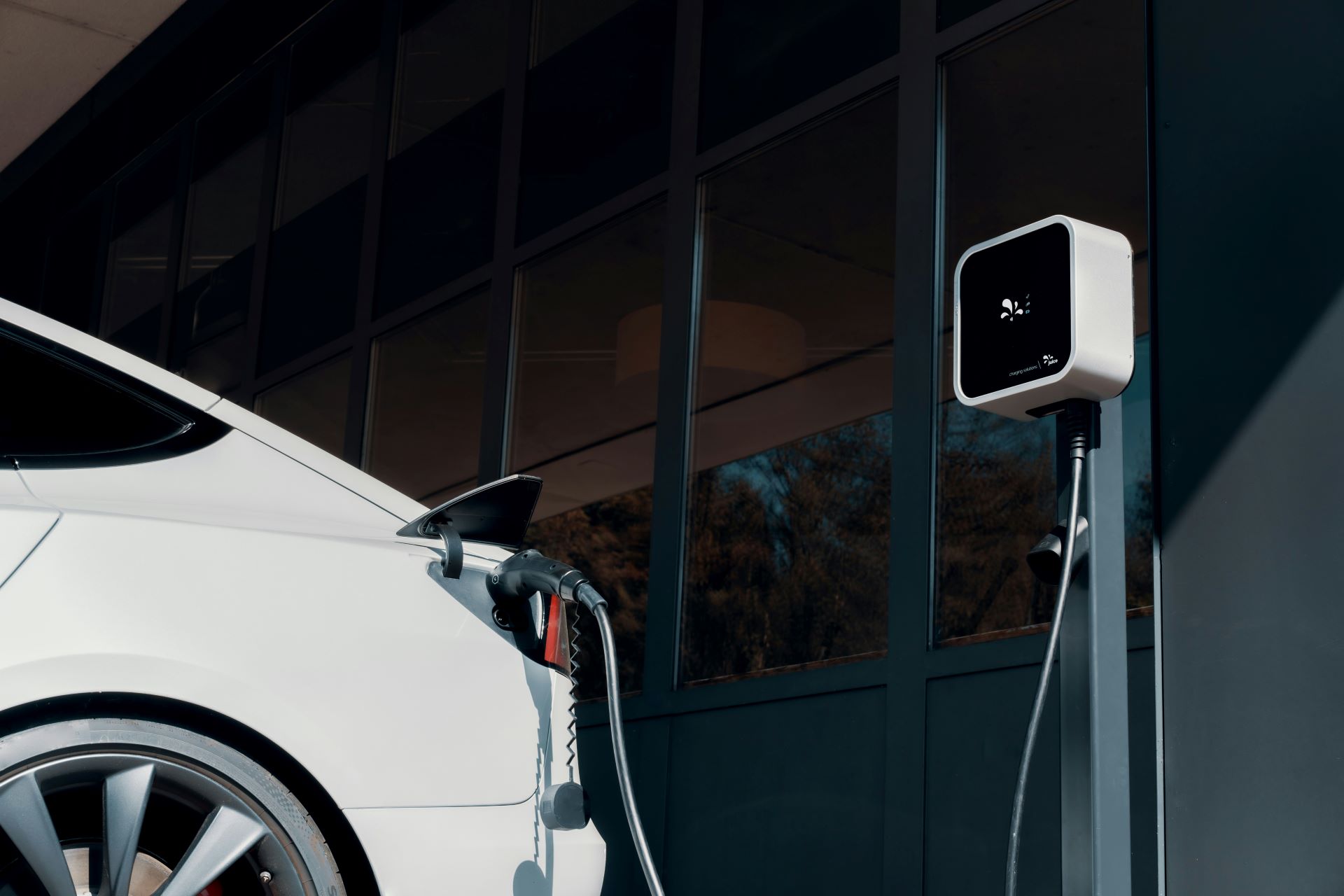 marketing-electric-mobility-to-petrolheads-2.jpg