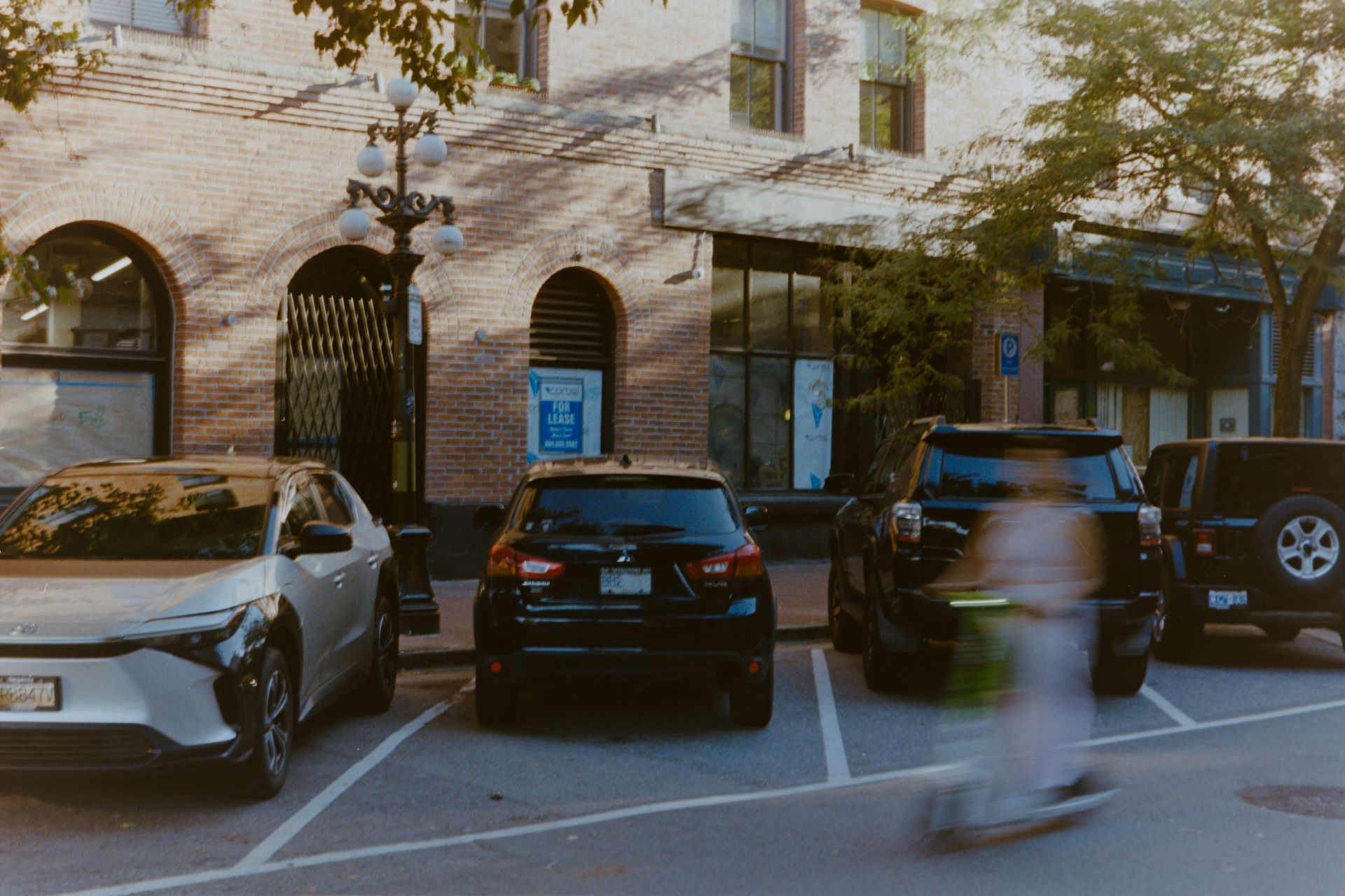 marketing-electric-suvs-to-traditional-buyers-bridging-the-gap-1.jpg
