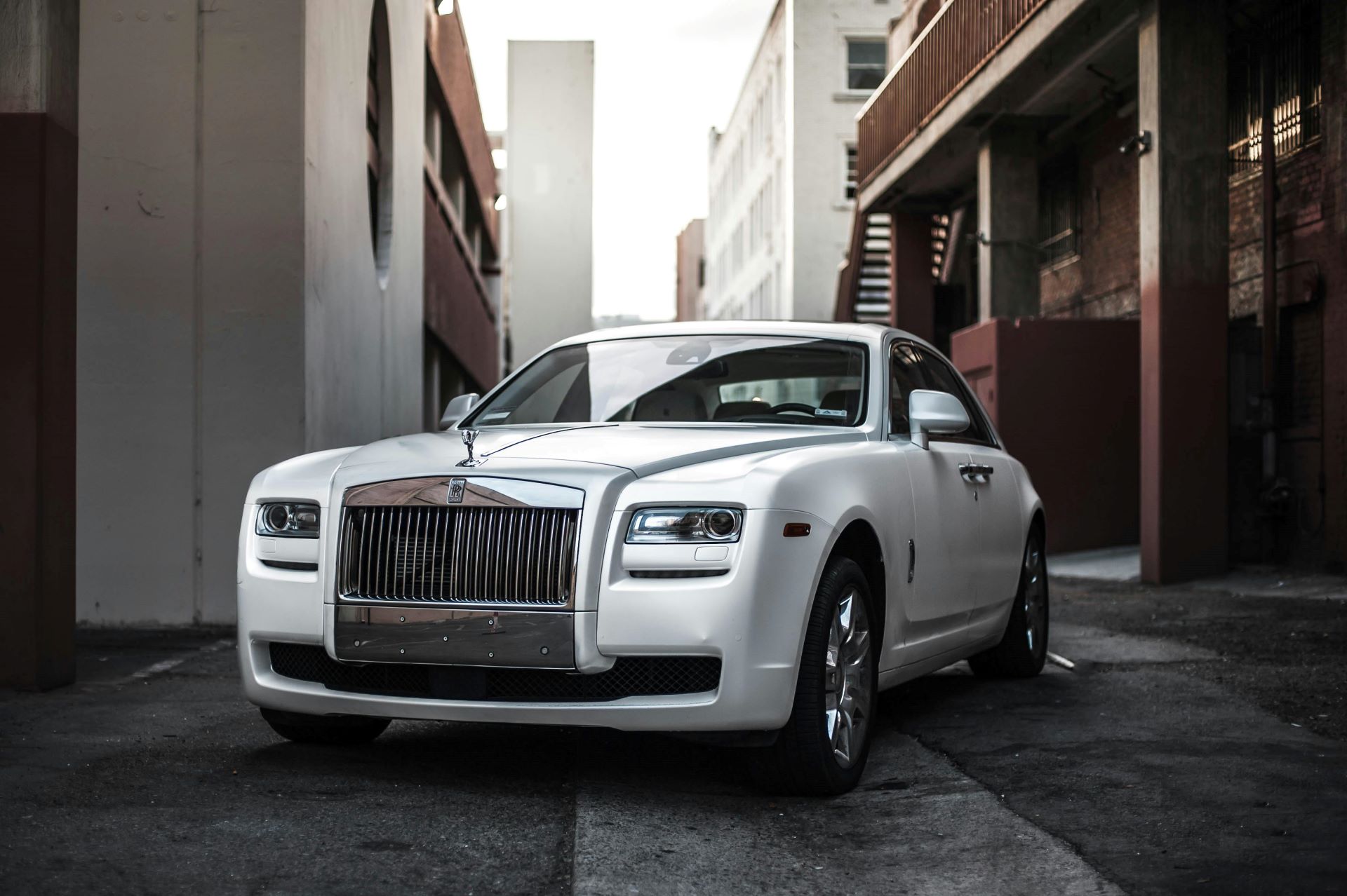 marketing-pre-owned-luxury-cars-through-trust-and-authenticity-1