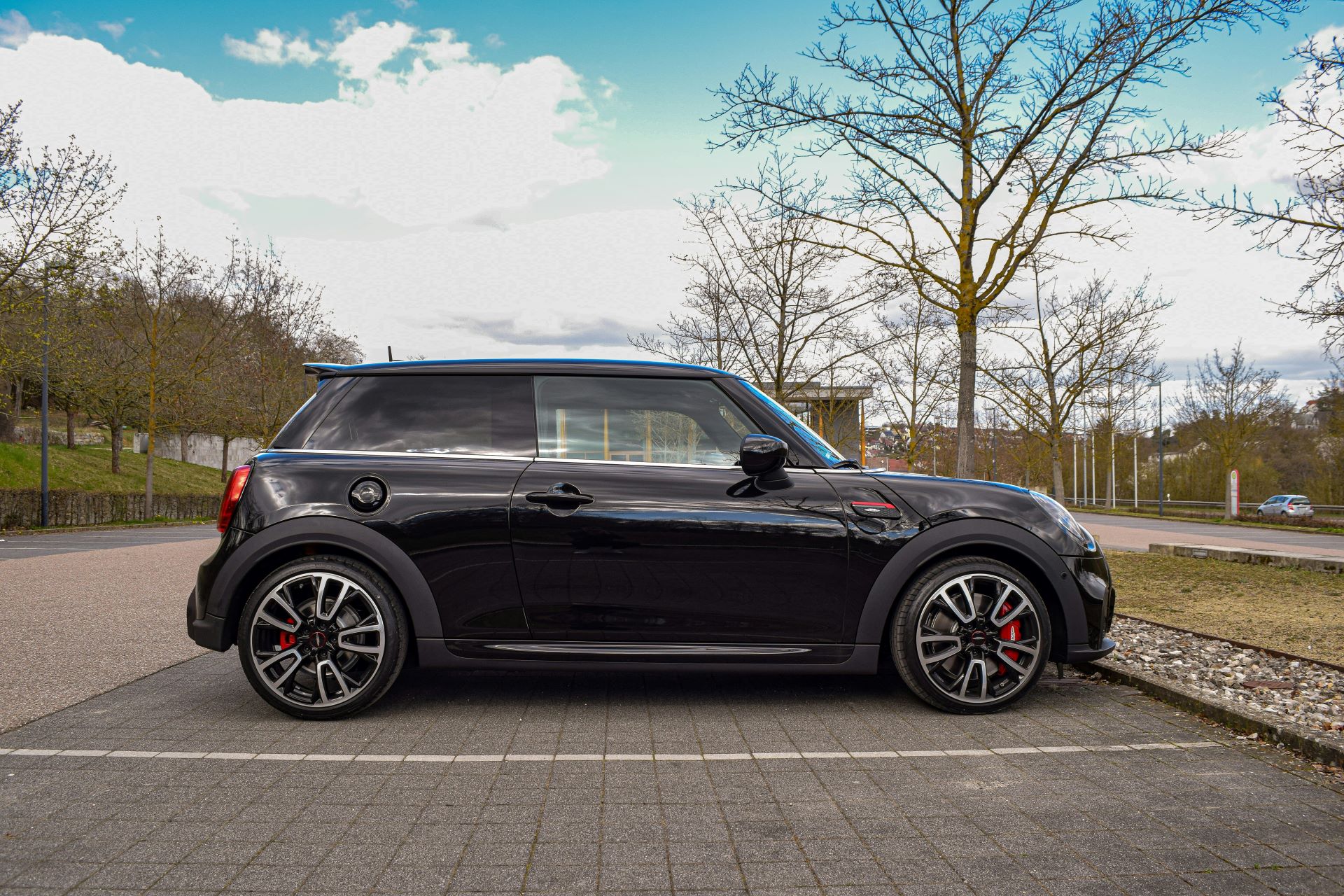 media-mix-of-the-future-where-automotive-ad-budgets-are-going-in-2025-1.jpg