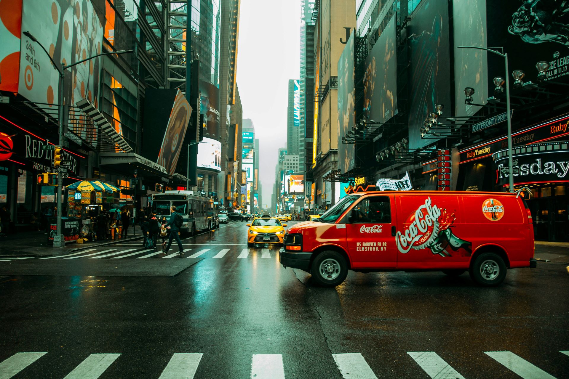 mobile-advertising-power-branding-your-business-vehicles-2
