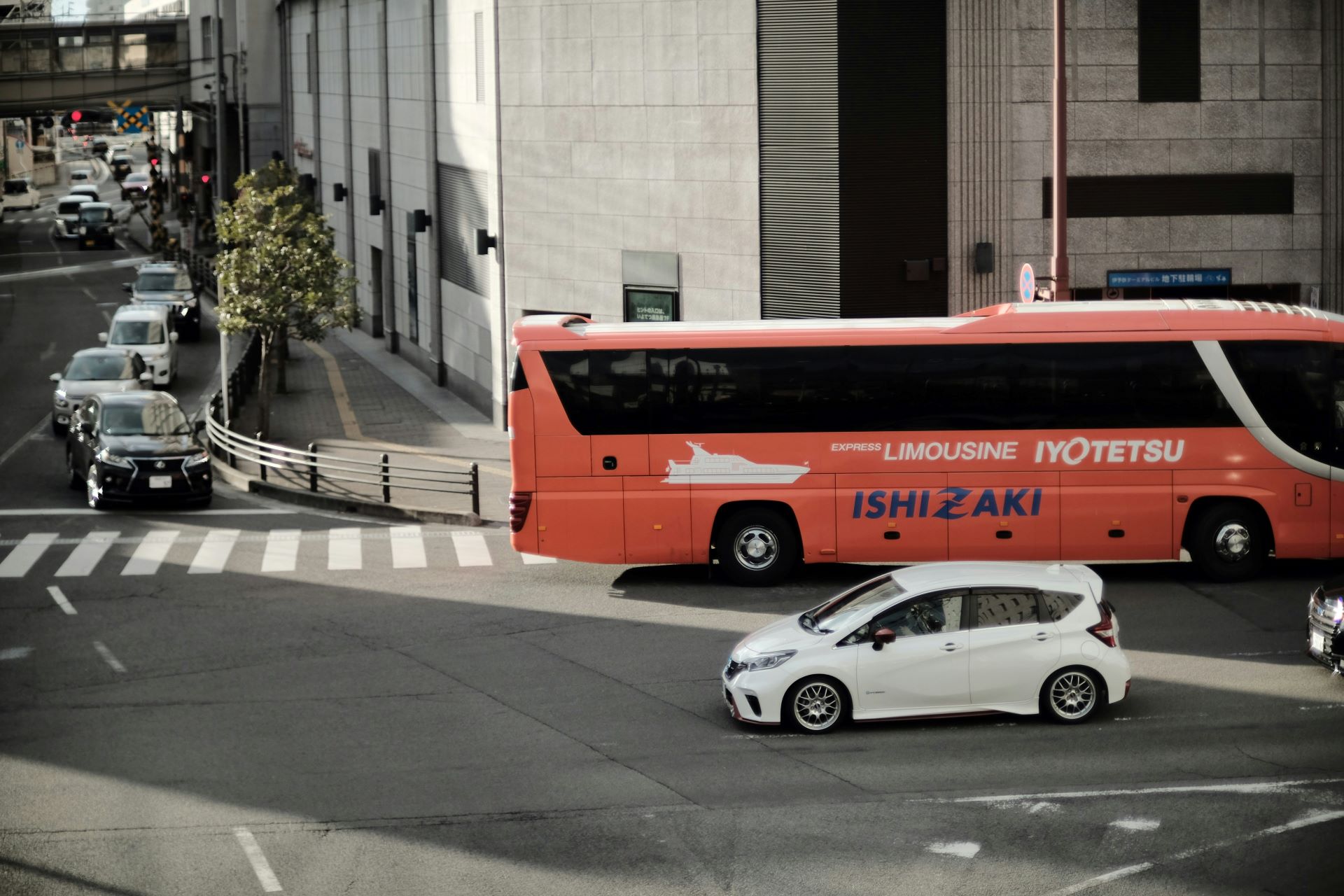 mobile-advertising-power-branding-your-business-vehicles
