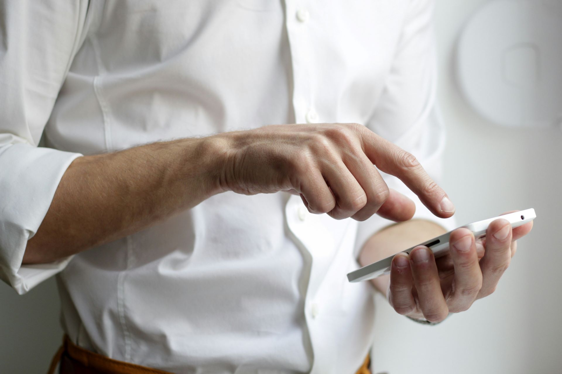mobile-first-advertising-how-automotive-brands-adapt-to-smartphone-dominance.jpg