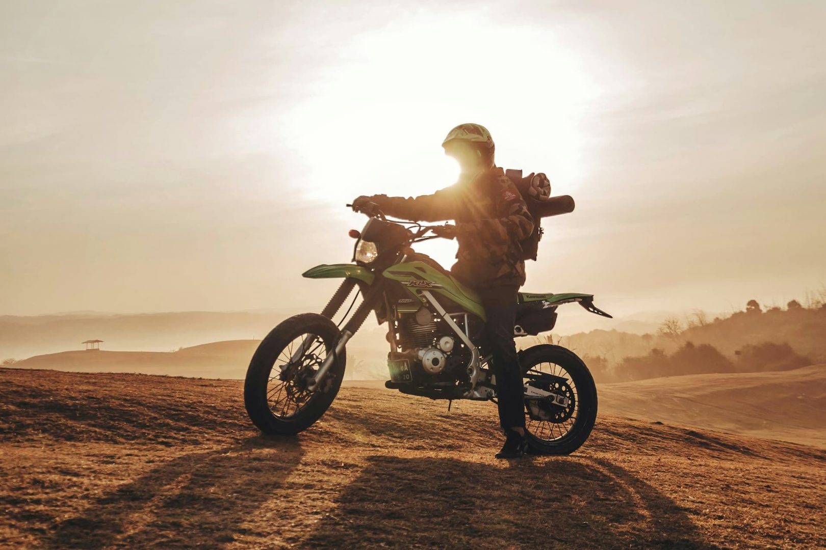 motorcycles-in-the-spotlight-unique-approaches-to-two-wheel-advertising-2-1620x1080.jpg
