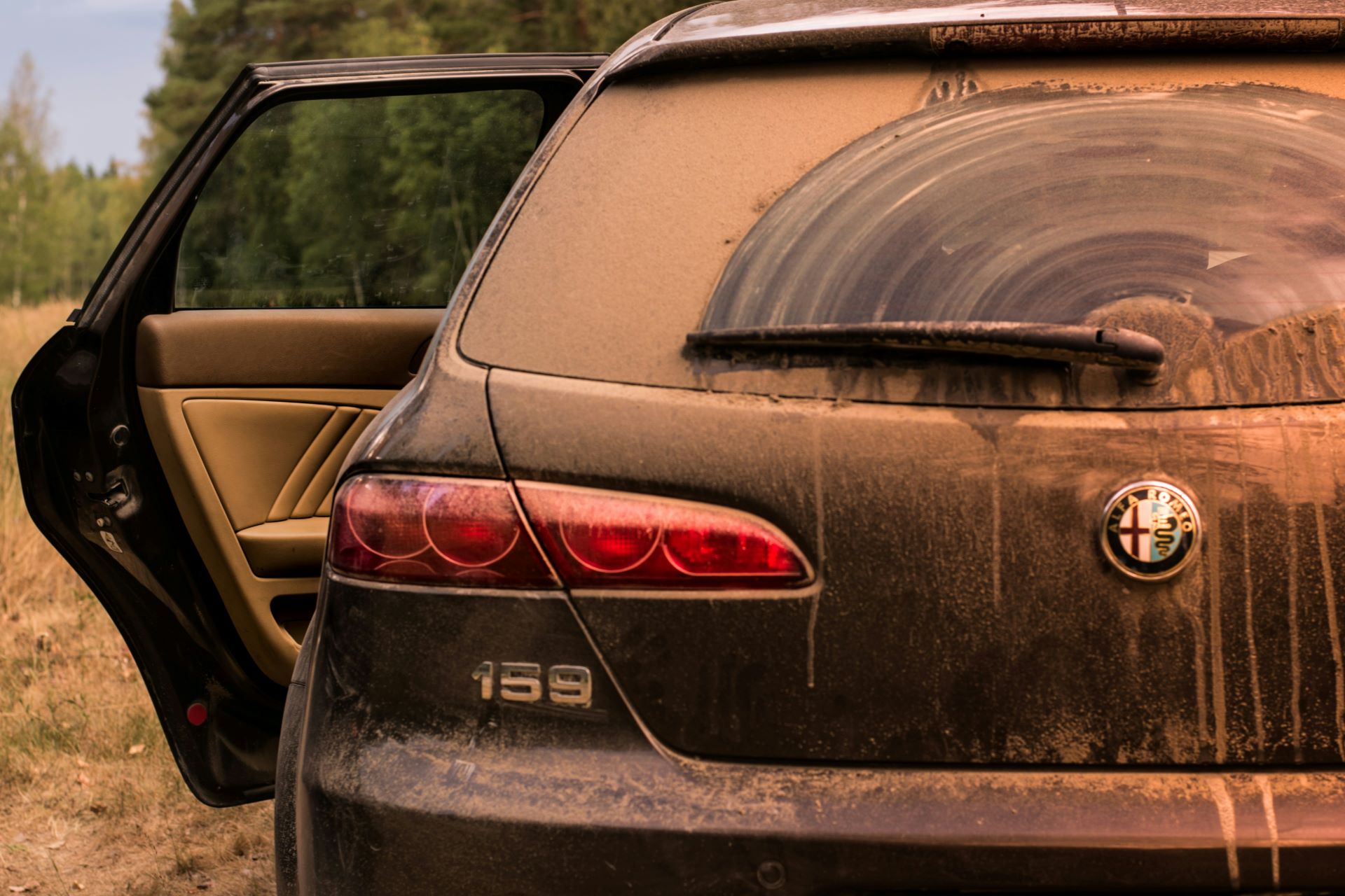 off-road-on-brand-marketing-suvs-to-adventure-enthusiasts.jpg