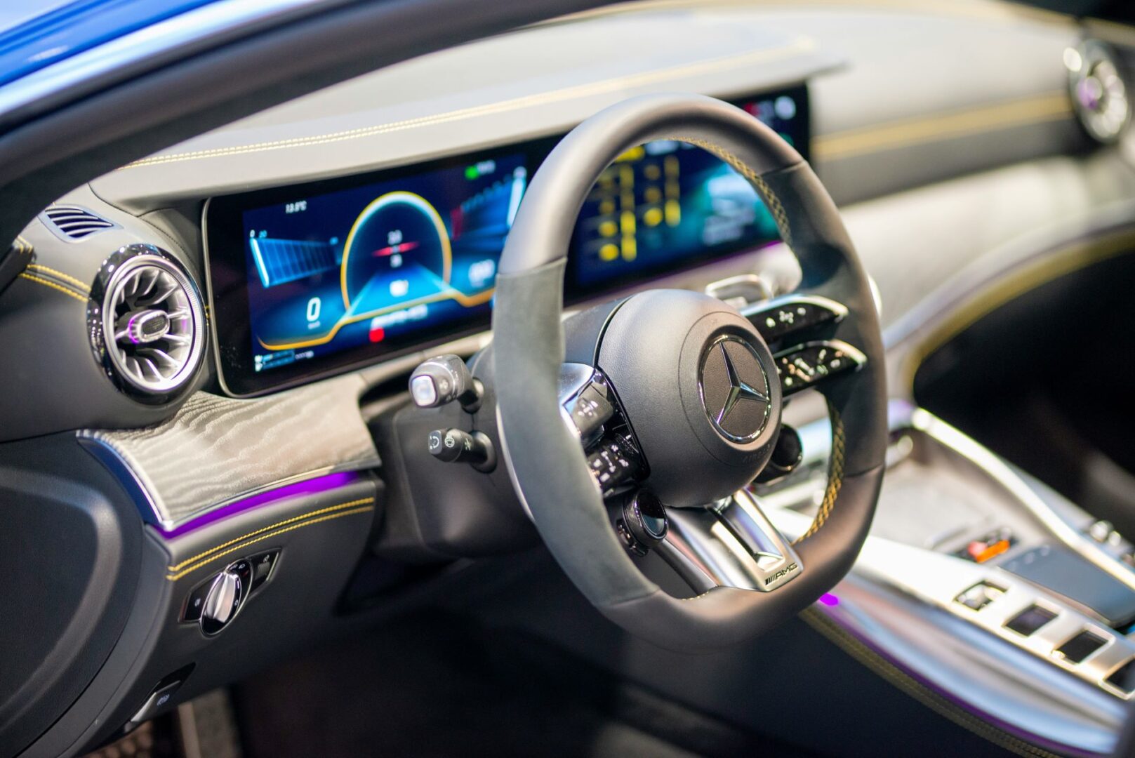 redefining-luxury-in-the-age-of-autonomous-driving-comfort-silence-and-time-as-the-new-status-symbols-1-1617x1080.jpg