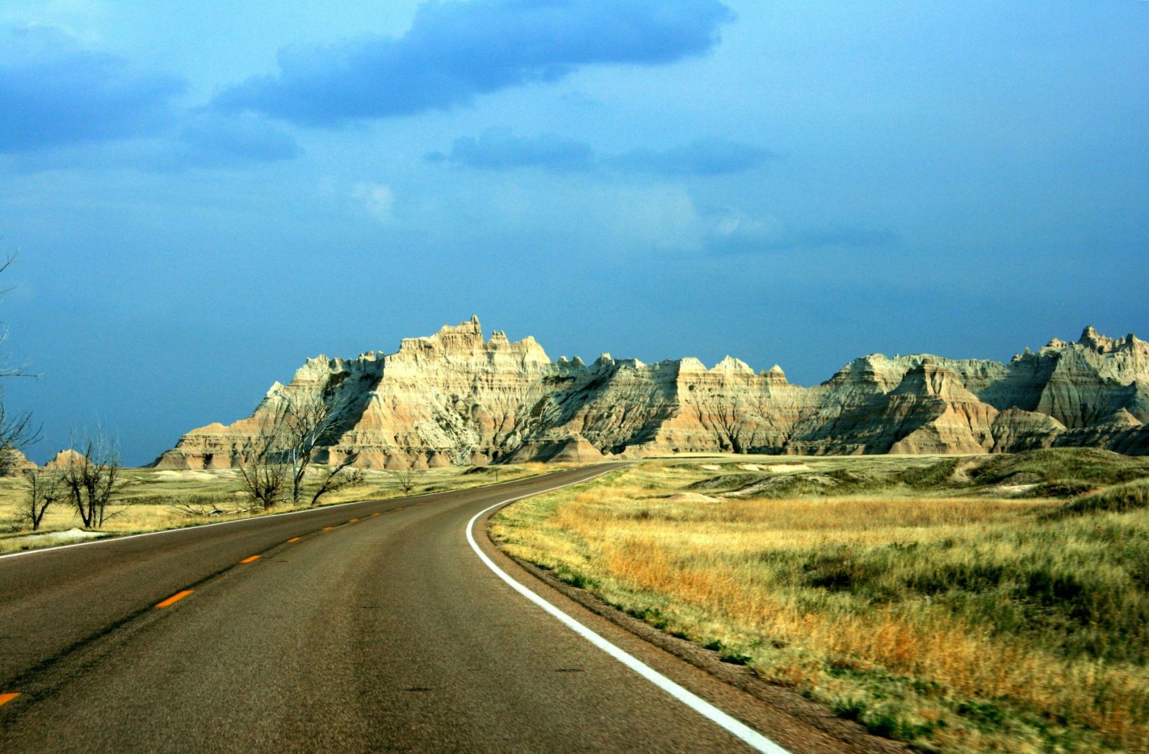 reviving-the-road-trip-how-automotive-ads-encourage-the-return-of-family-adventures-1646x1080.jpg