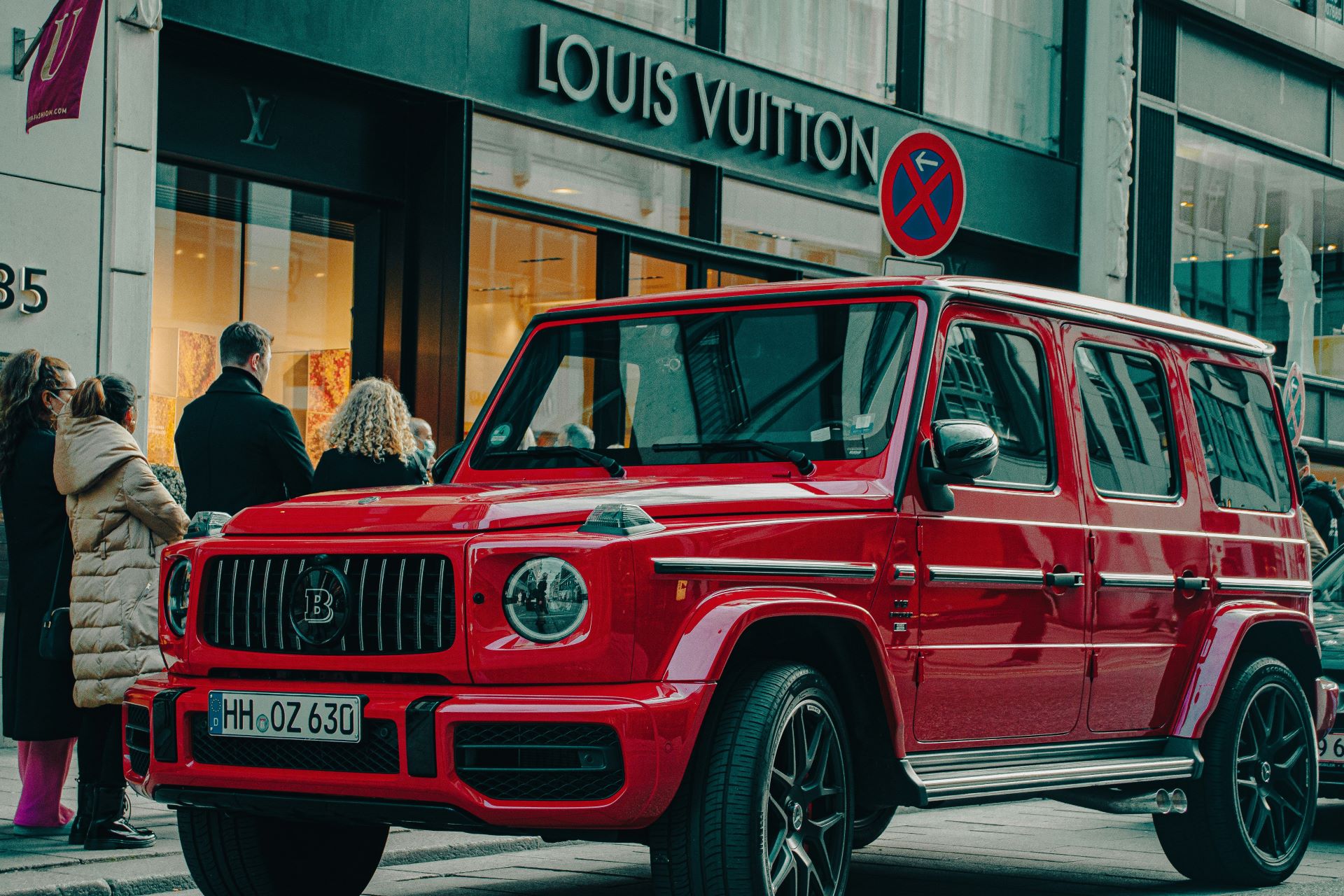 seasonal-automotive-campaigns-selling-cars-through-holidays-and-events-2.jpg